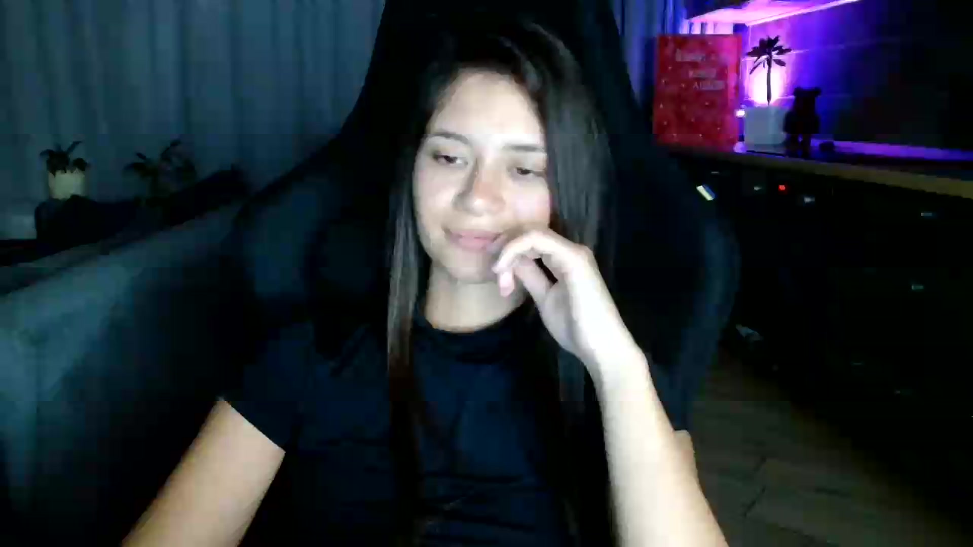 Gallery image thumbnail from FitXoxo's myfreecams stream on, 07/31/2026, 20:05 image 15 of 20