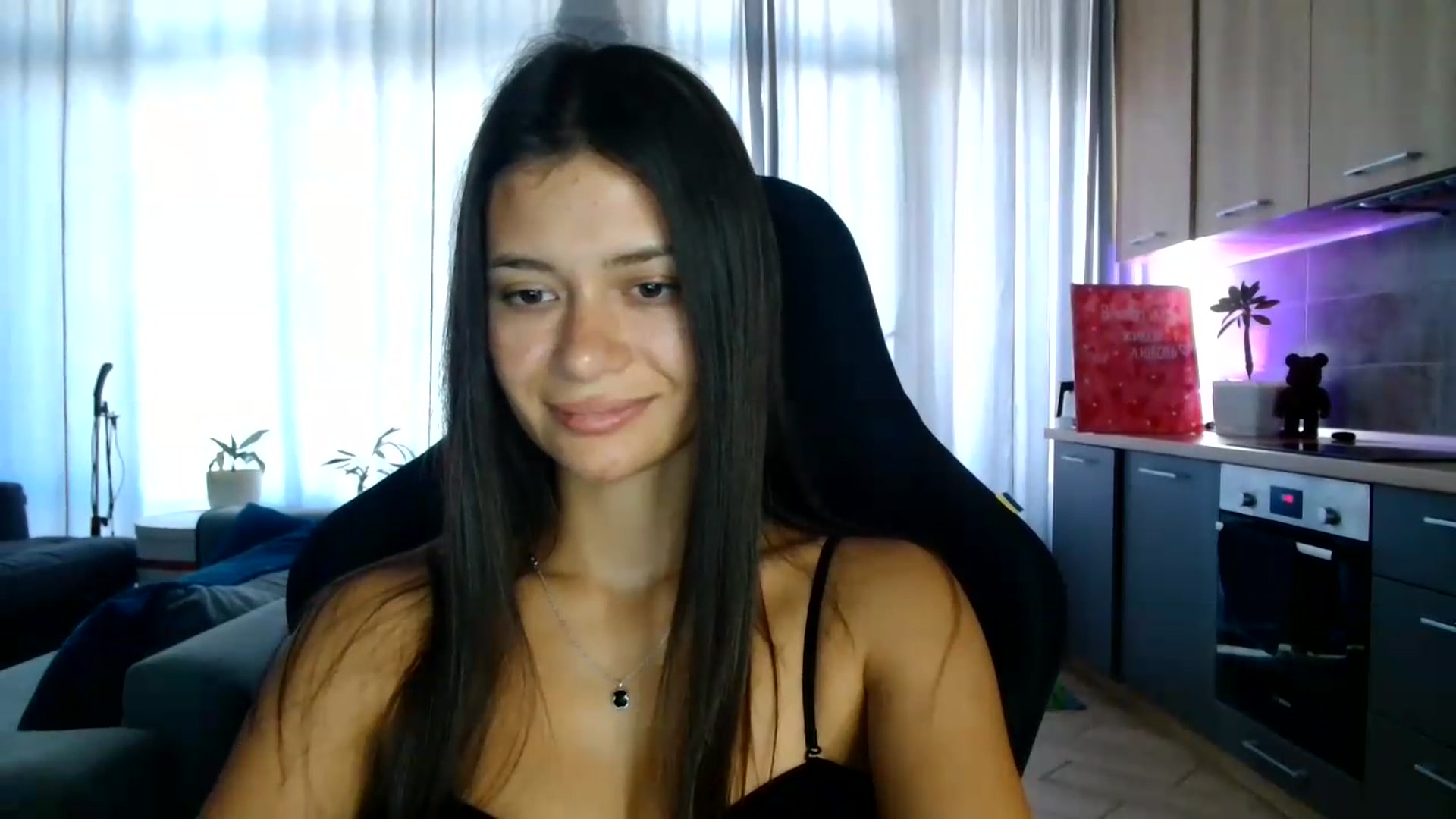 Gallery image thumbnail from FitXoxo's myfreecams stream on, 08/01/2026, 16:18 image 10 of 20