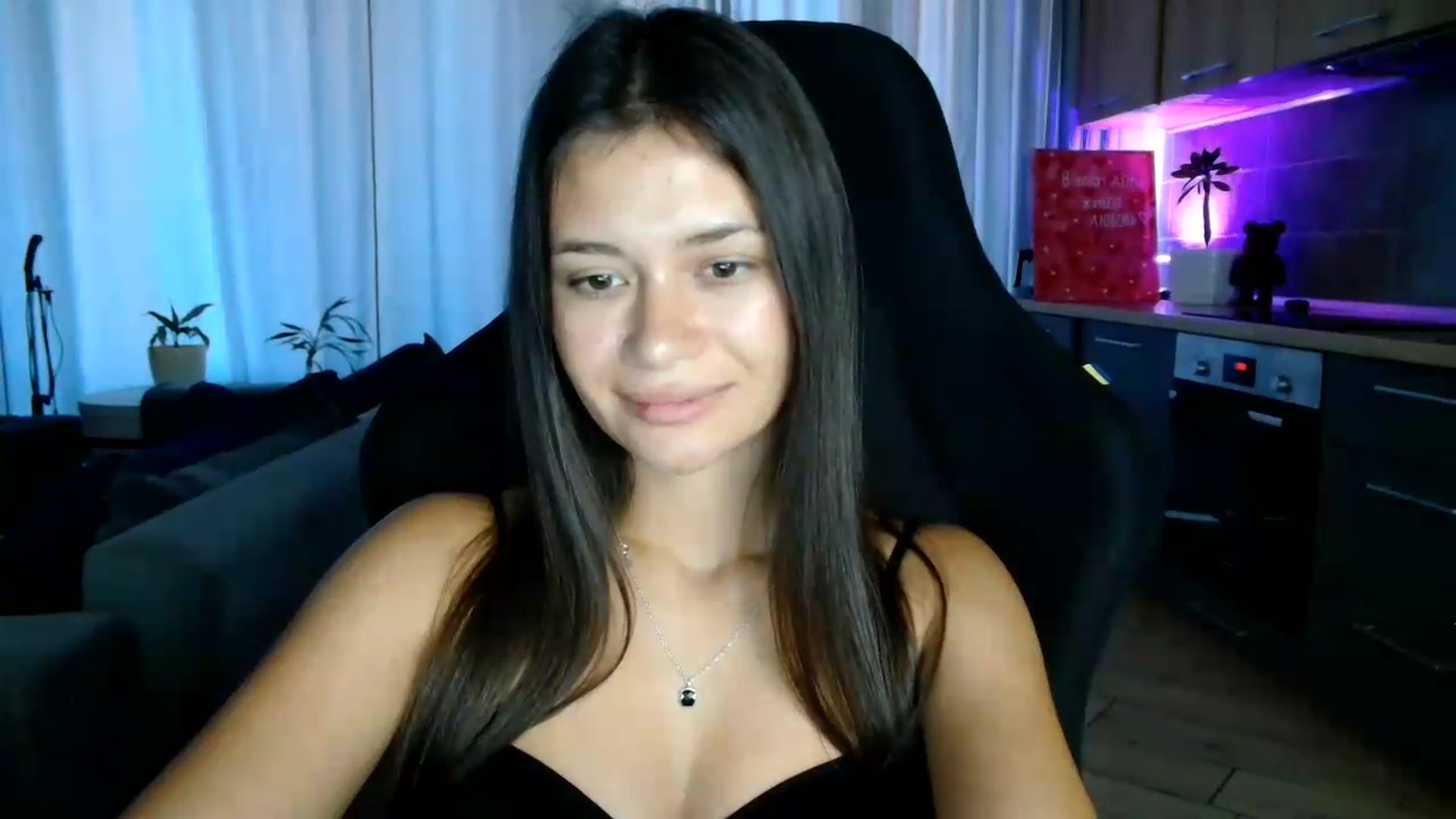 Gallery image thumbnail from FitXoxo's myfreecams stream on, 08/01/2026, 17:53 image 2 of 20
