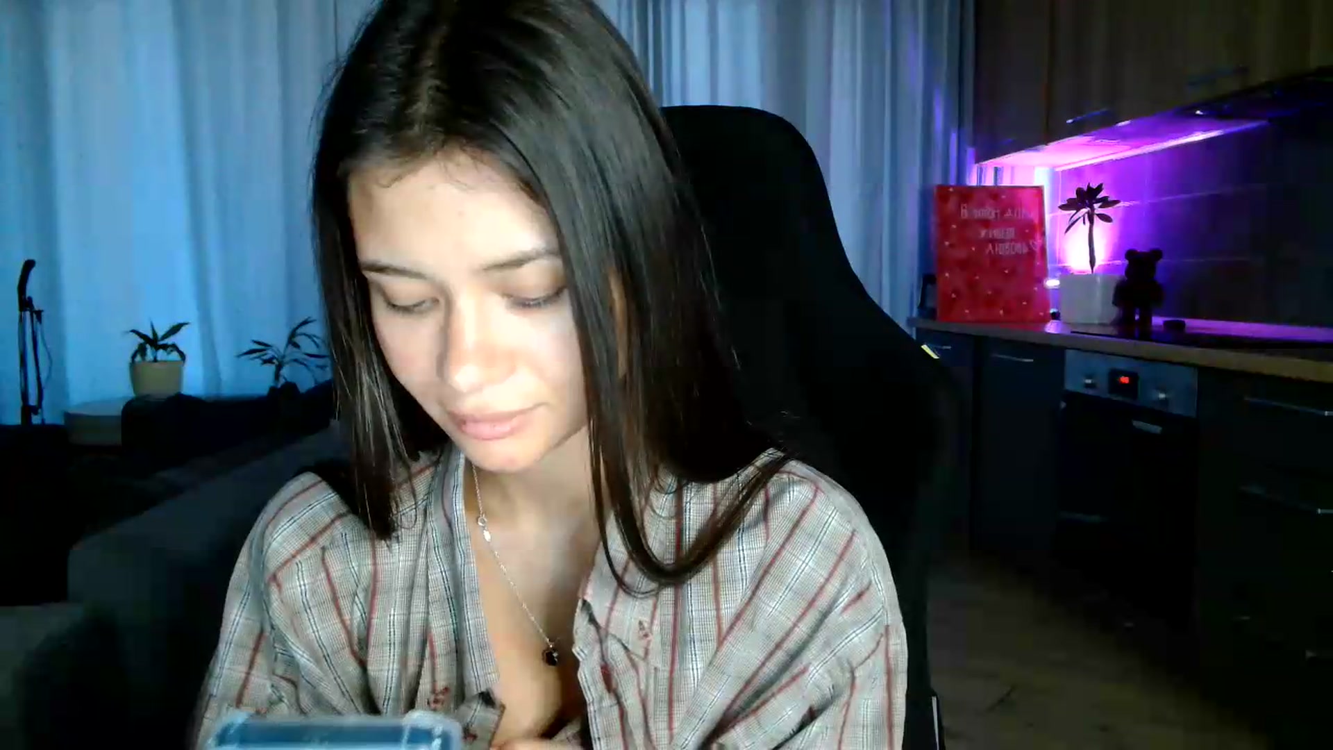 Gallery image thumbnail from FitXoxo's myfreecams stream on, 08/01/2026, 17:53 image 8 of 20