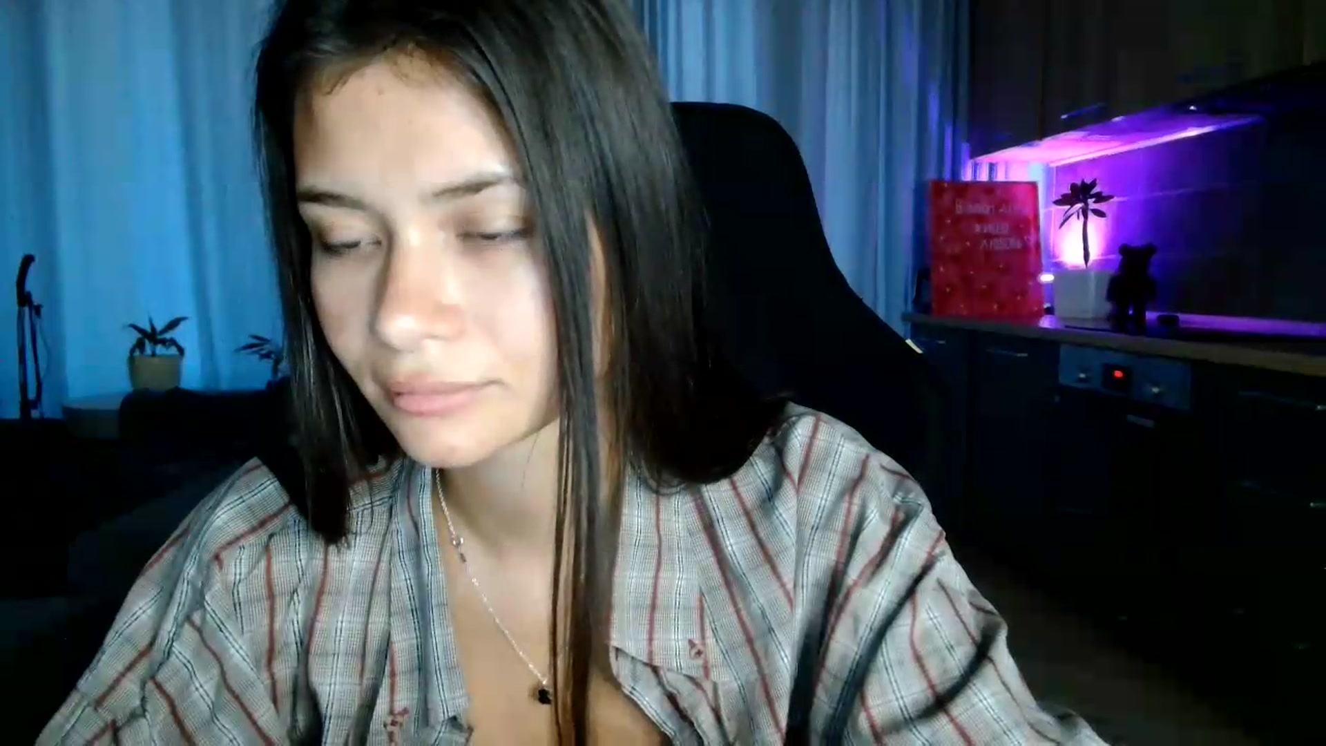 Gallery image thumbnail from FitXoxo's myfreecams stream on, 08/01/2026, 17:53 image 9 of 20