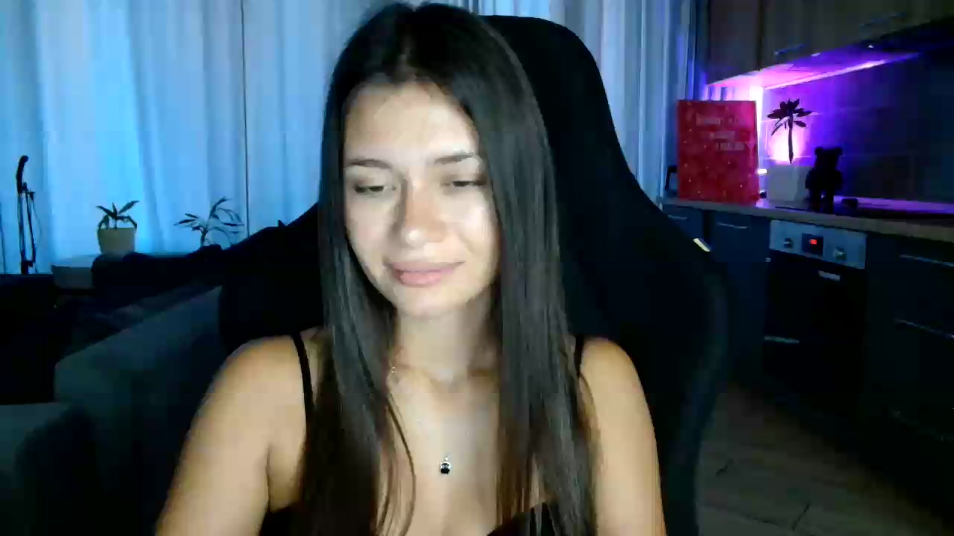 Gallery image thumbnail from FitXoxo's myfreecams stream on, 08/01/2026, 17:53 image 3 of 20