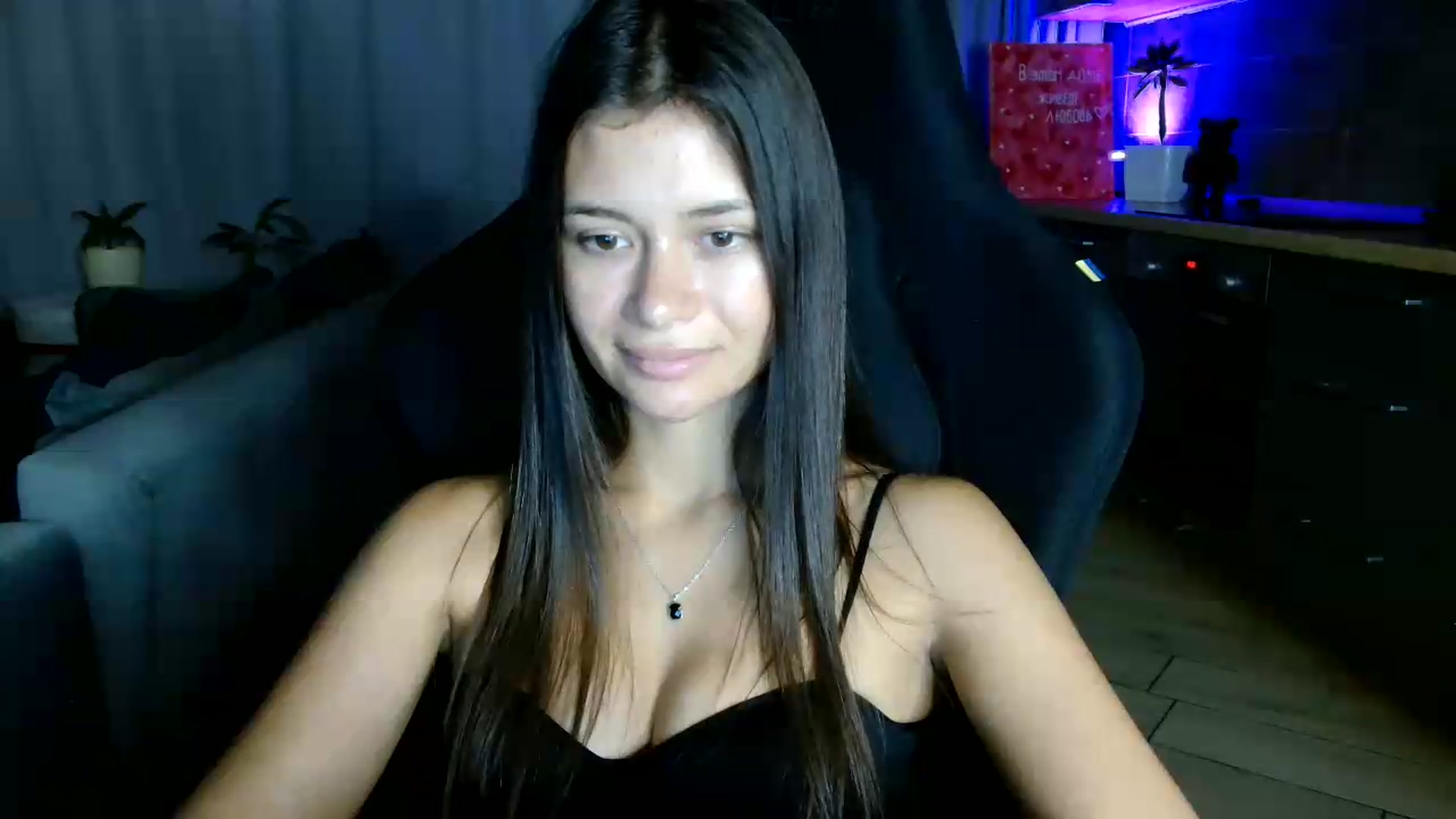Gallery image thumbnail from FitXoxo's myfreecams stream on, 08/01/2026, 19:54 image 9 of 20