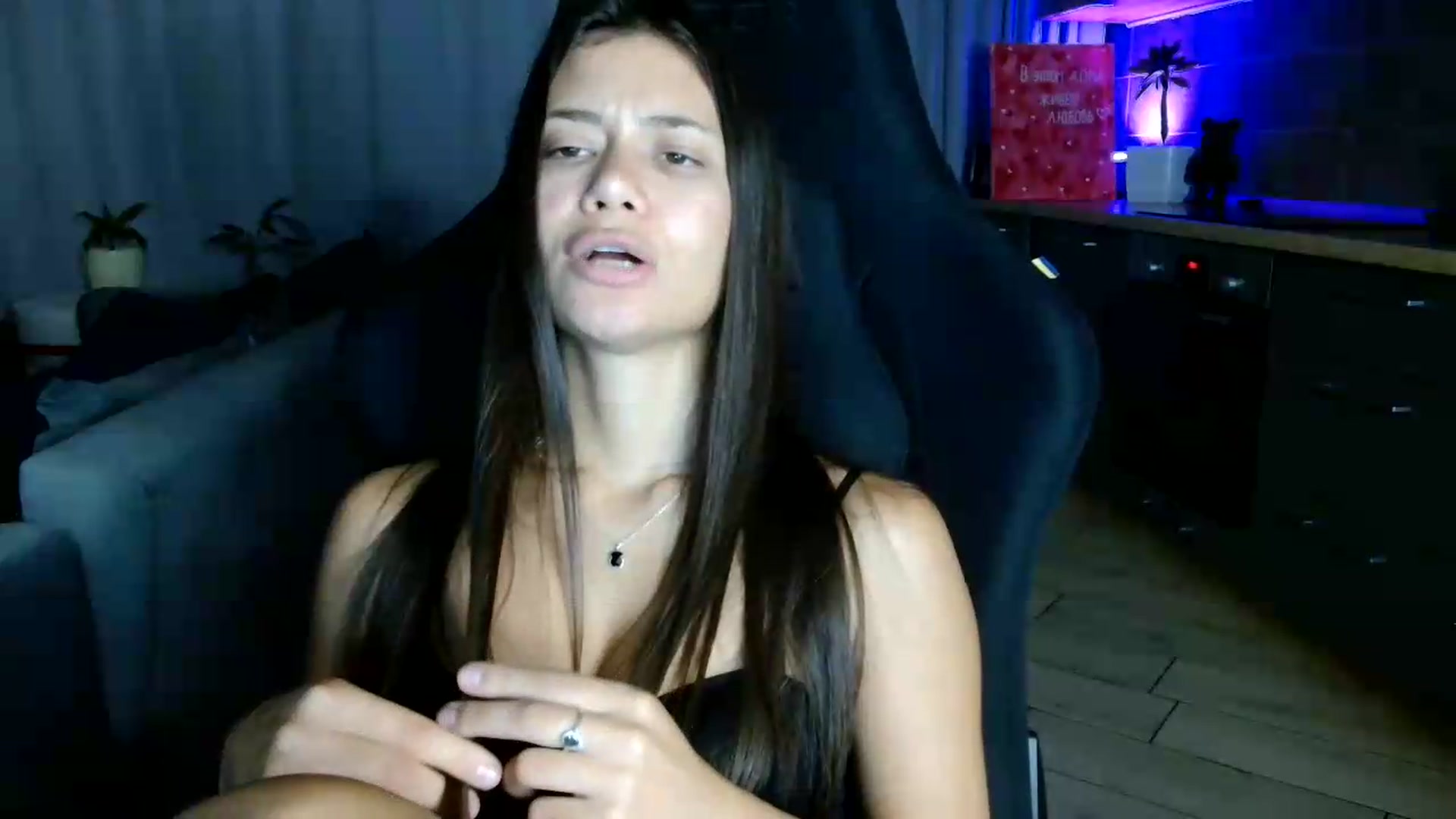 Gallery image thumbnail from FitXoxo's myfreecams stream on, 08/01/2026, 19:54 image 20 of 20