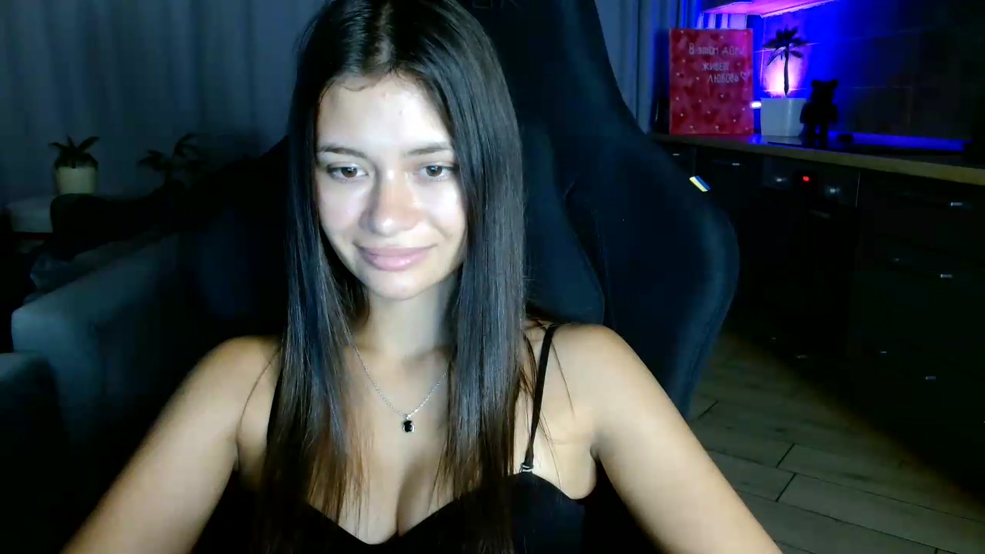 Gallery image thumbnail from FitXoxo's myfreecams stream on, 08/01/2026, 19:54 image 10 of 20