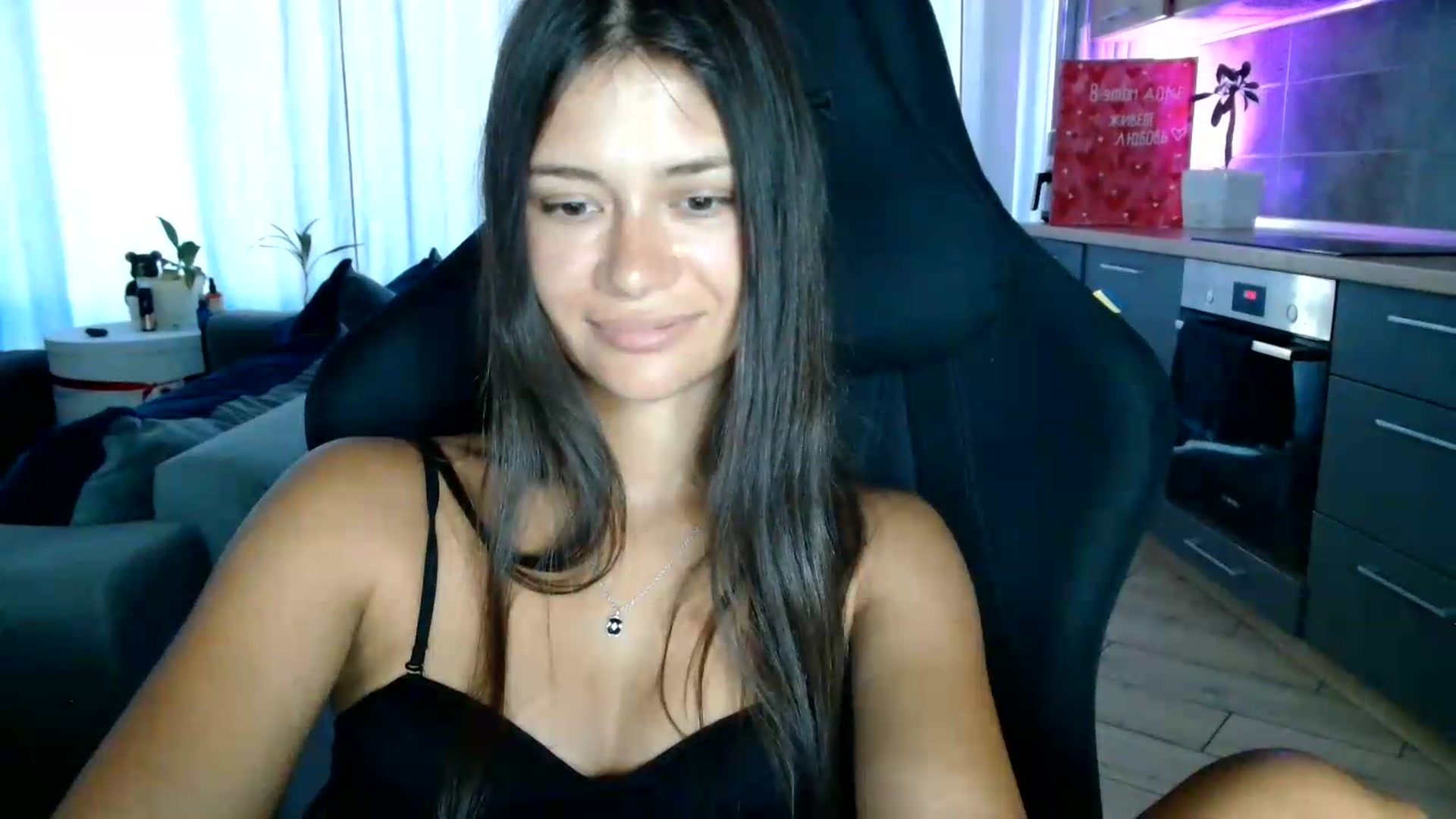 Gallery image thumbnail from FitXoxo's myfreecams stream on, 08/17/2026, 16:34 image 11 of 20