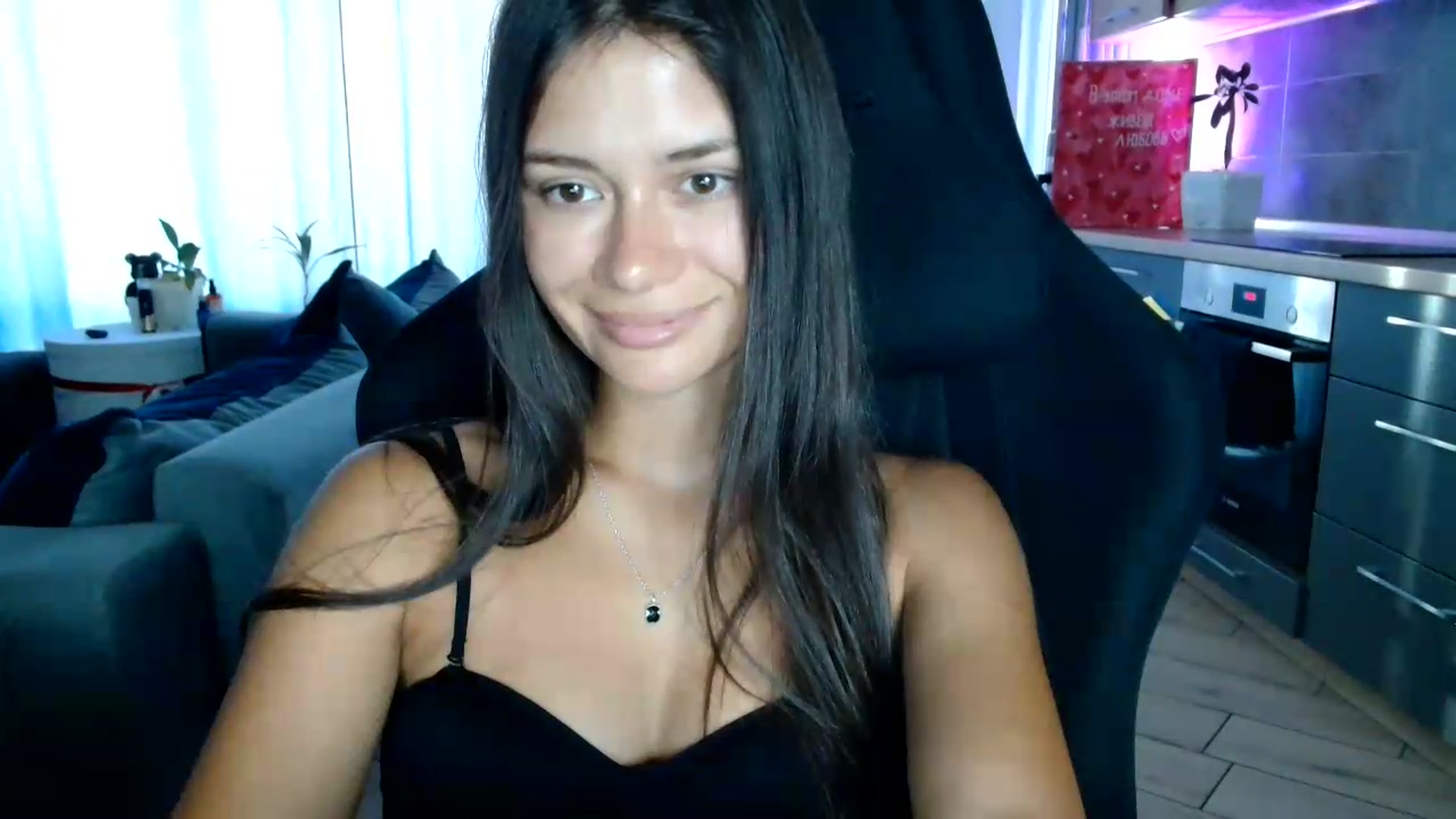 Gallery image thumbnail from FitXoxo's myfreecams stream on, 08/17/2026, 16:34 image 4 of 20