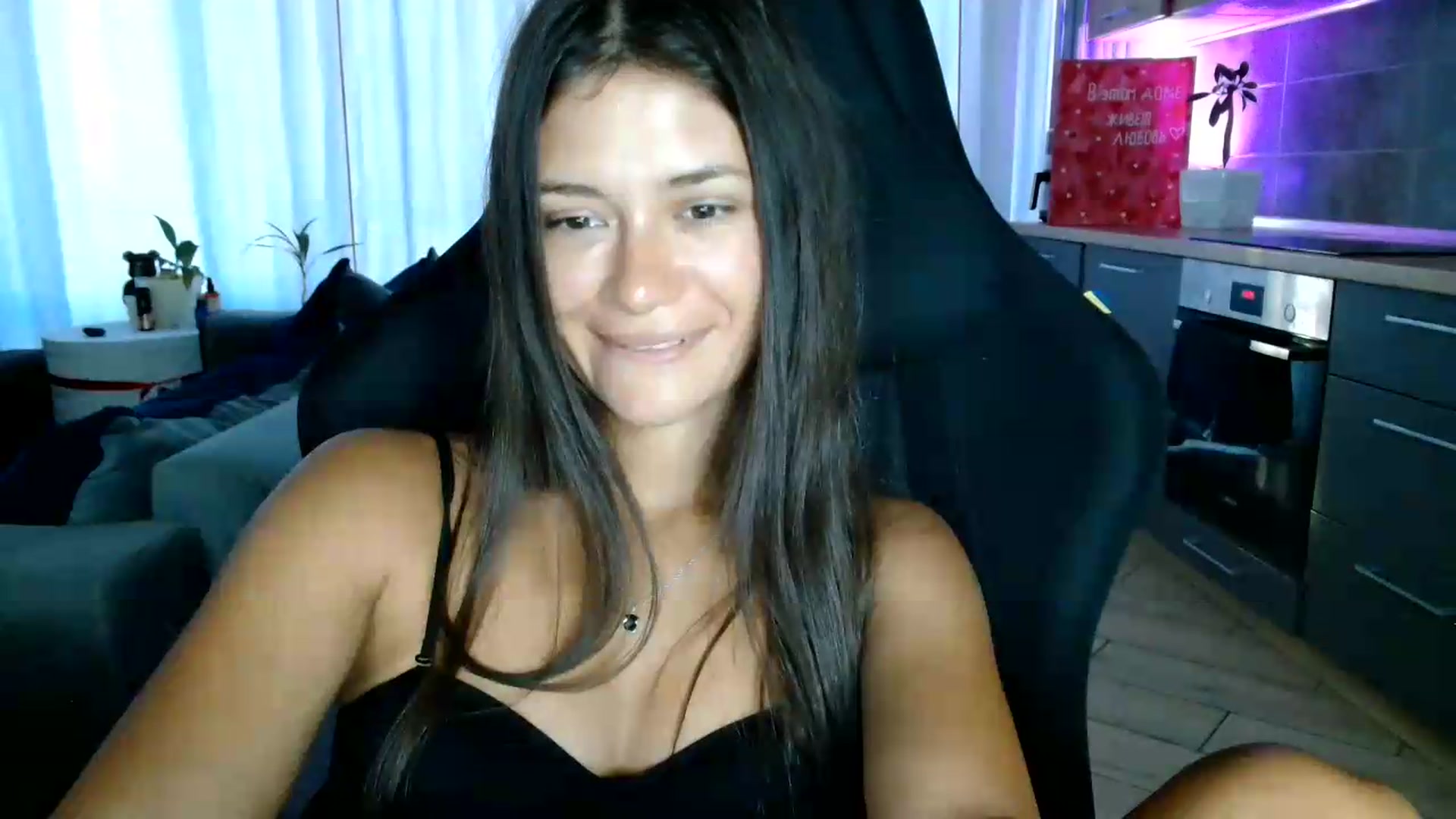 Gallery image thumbnail from FitXoxo's myfreecams stream on, 08/17/2026, 16:34 image 14 of 20
