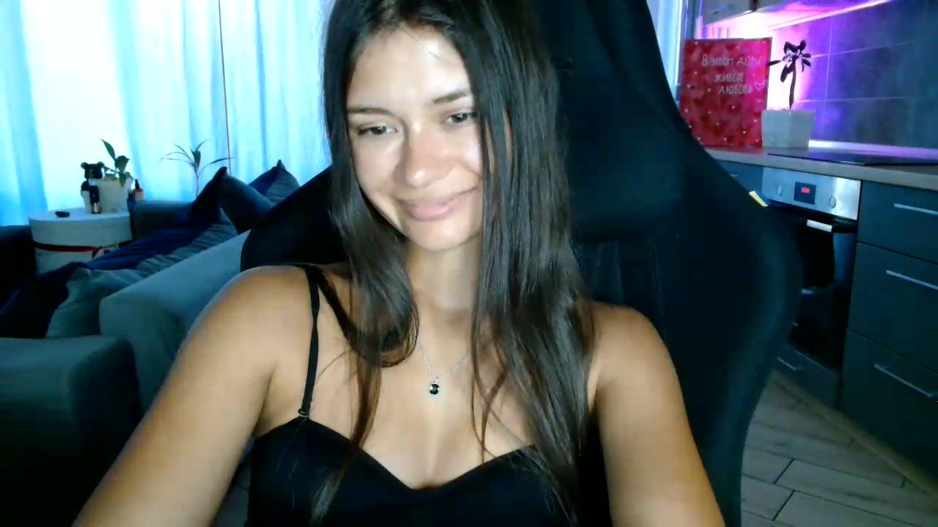 Gallery image thumbnail from FitXoxo's myfreecams stream on, 08/17/2026, 16:34 image 8 of 20