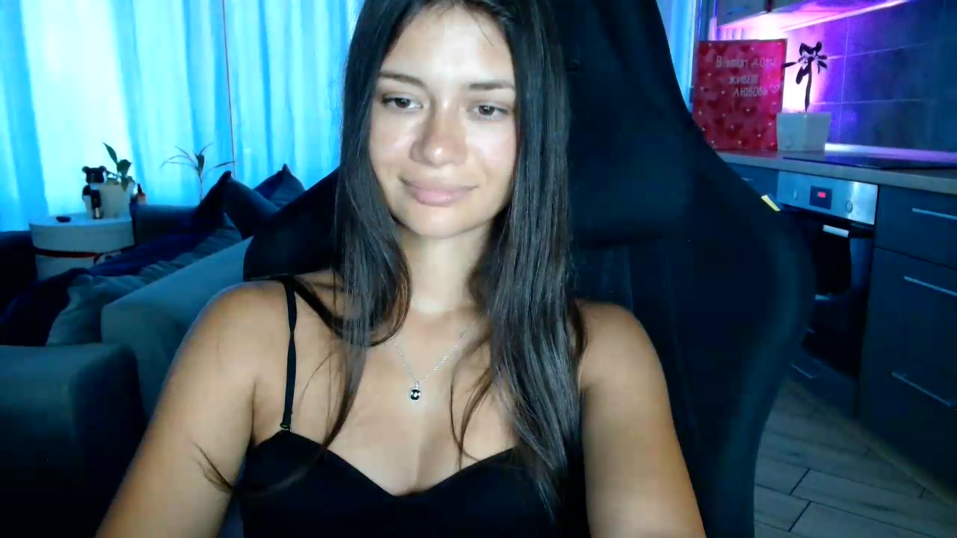 Gallery image thumbnail from FitXoxo's myfreecams stream on, 08/17/2026, 16:34 image 7 of 20