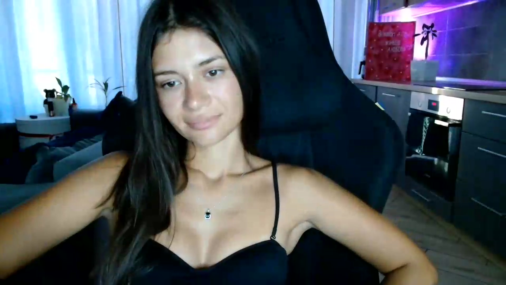 Gallery image thumbnail from FitXoxo's myfreecams stream on, 08/17/2026, 16:34 image 16 of 20