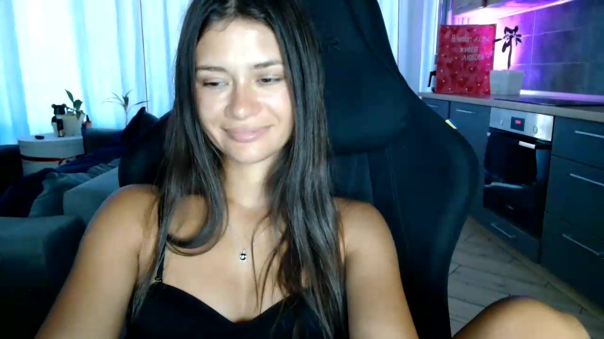 Gallery image thumbnail from FitXoxo's myfreecams stream on, 08/17/2026, 16:34 image 12 of 20