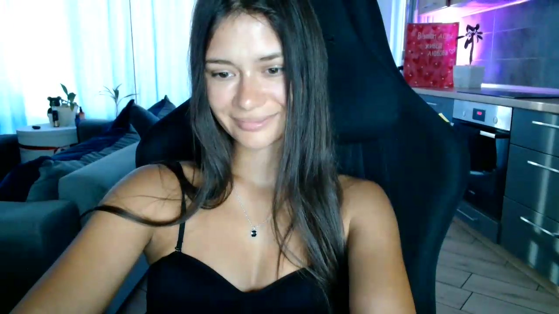 Gallery image thumbnail from FitXoxo's myfreecams stream on, 08/17/2026, 16:34 image 5 of 20