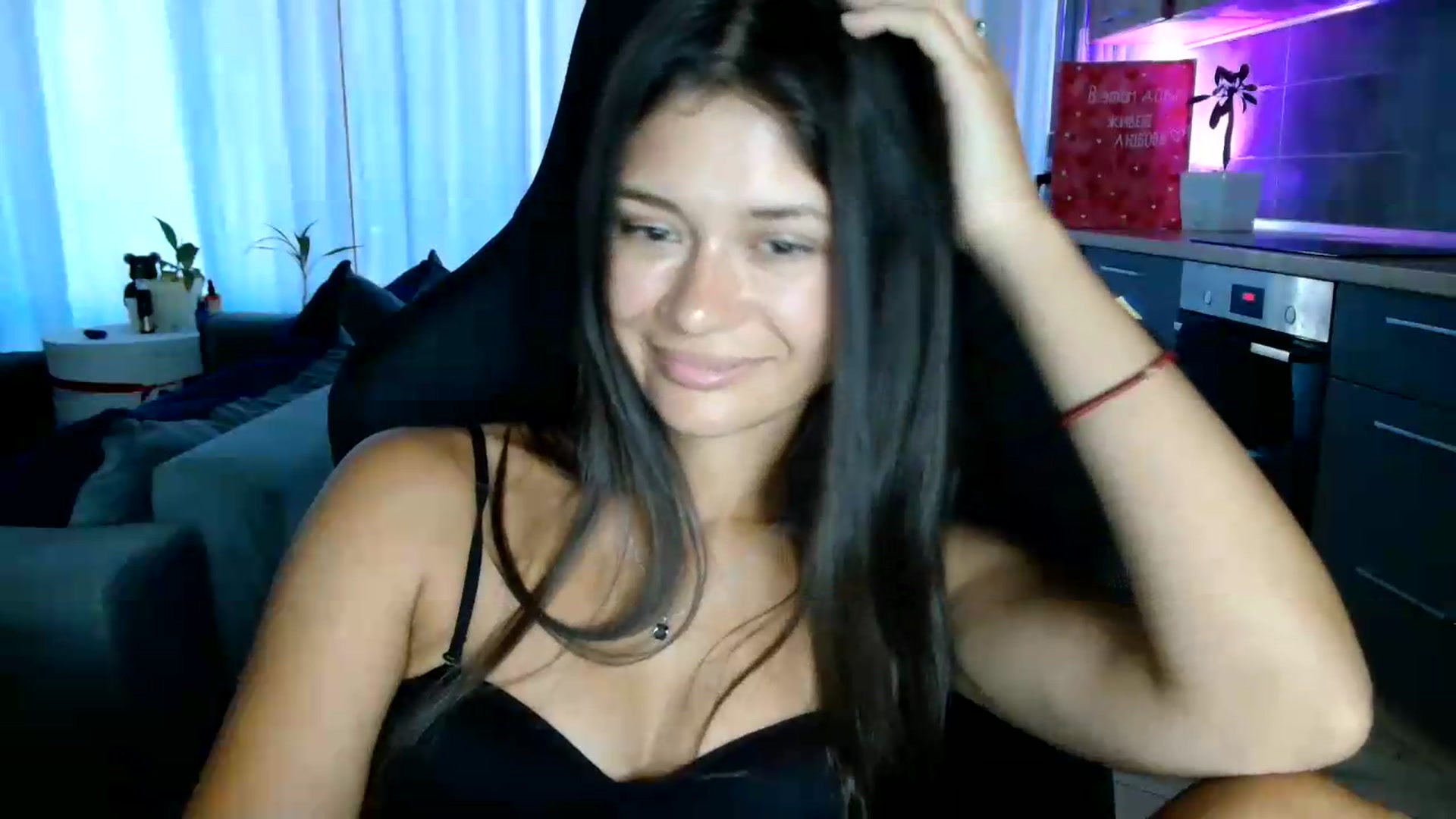 Gallery image thumbnail from FitXoxo's myfreecams stream on, 08/17/2026, 16:34 image 13 of 20