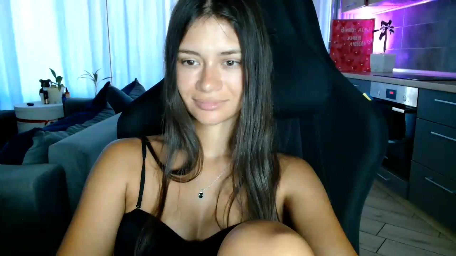 Gallery image thumbnail from FitXoxo's myfreecams stream on, 08/17/2026, 16:34 image 10 of 20