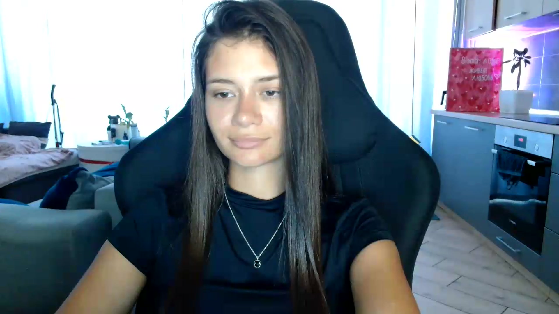 Gallery image thumbnail from FitXoxo's myfreecams stream on, 08/18/2026, 15:08 image 16 of 20