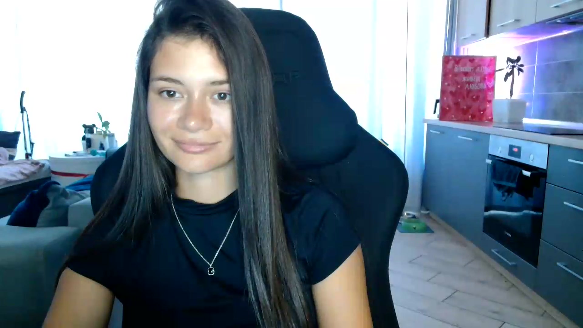 Gallery image thumbnail from FitXoxo's myfreecams stream on, 08/18/2026, 15:08 image 14 of 20