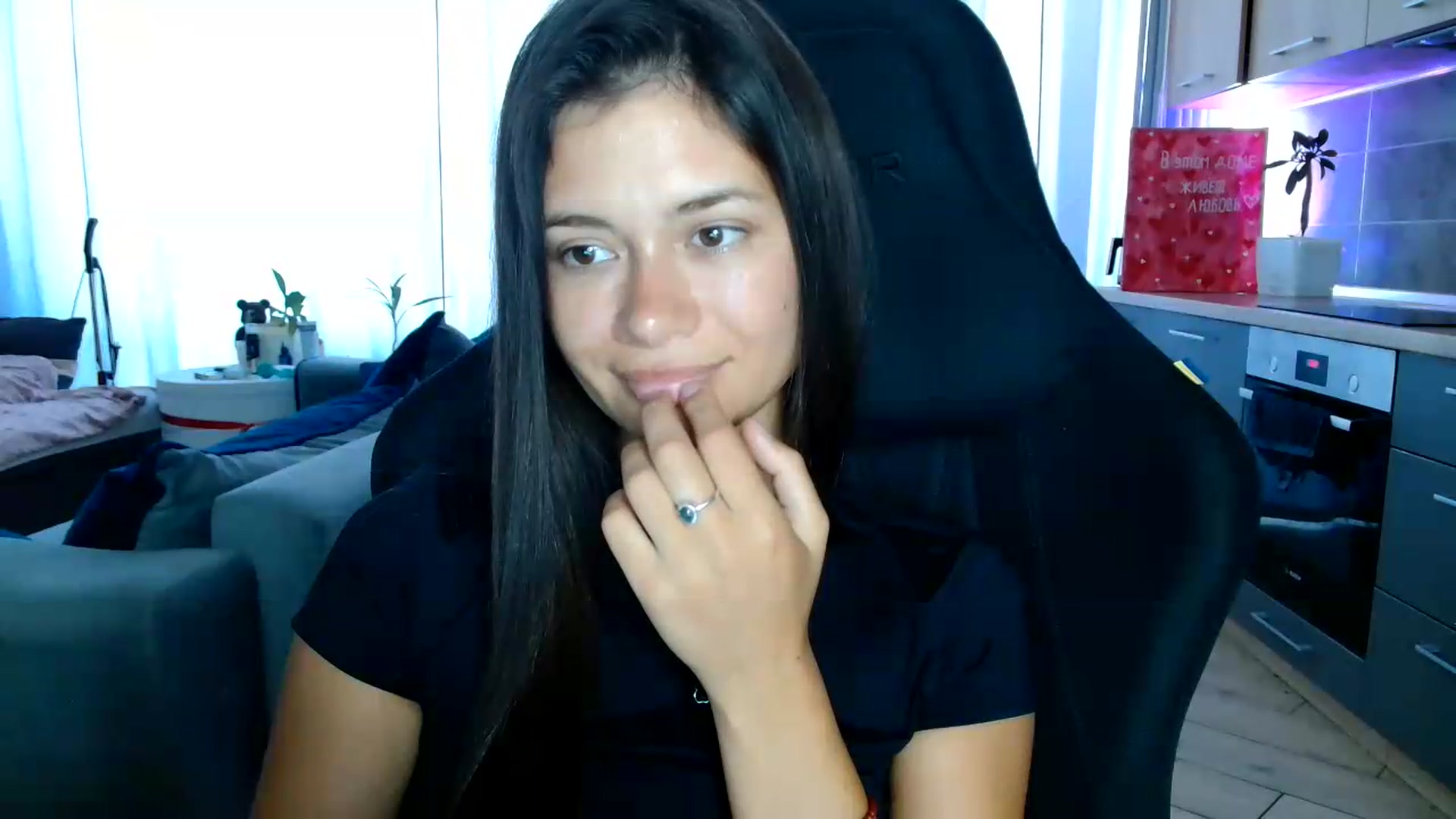 Gallery image thumbnail from FitXoxo's myfreecams stream on, 08/18/2026, 15:08 image 7 of 20