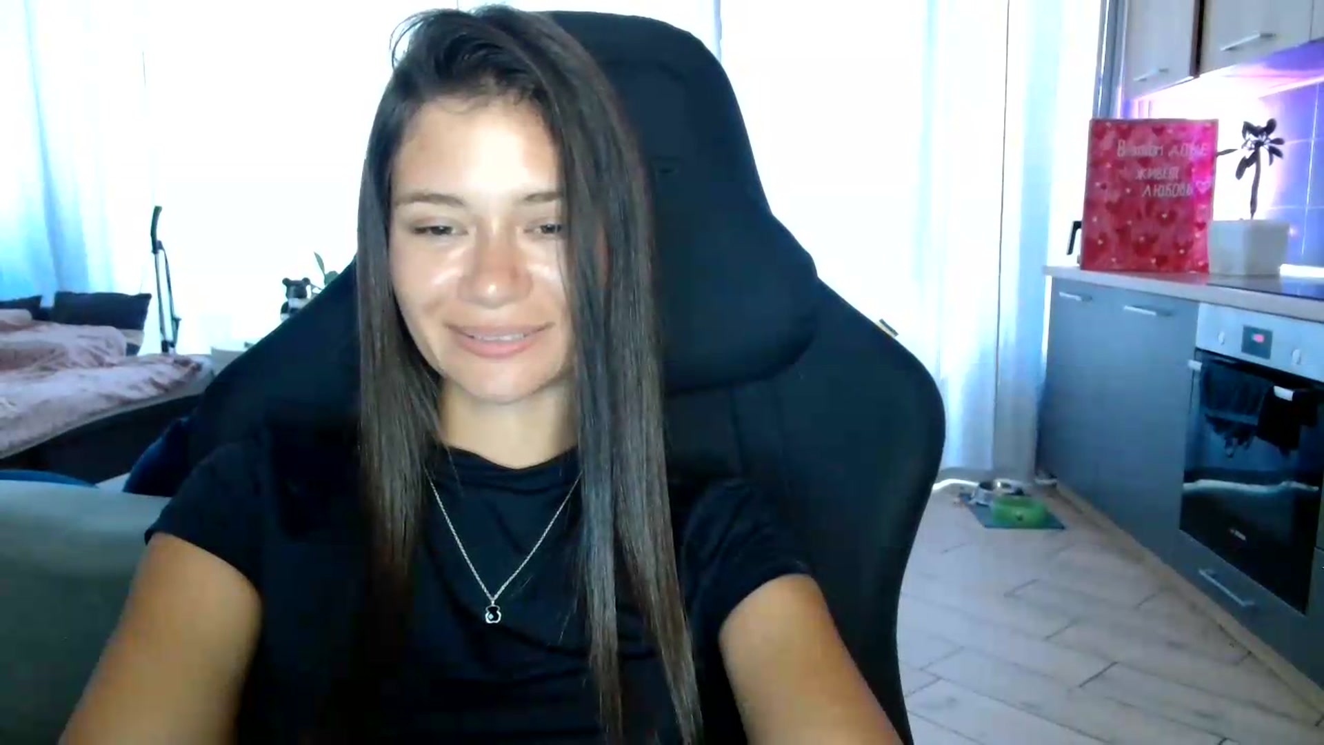 Gallery image thumbnail from FitXoxo's myfreecams stream on, 08/18/2026, 15:08 image 18 of 20
