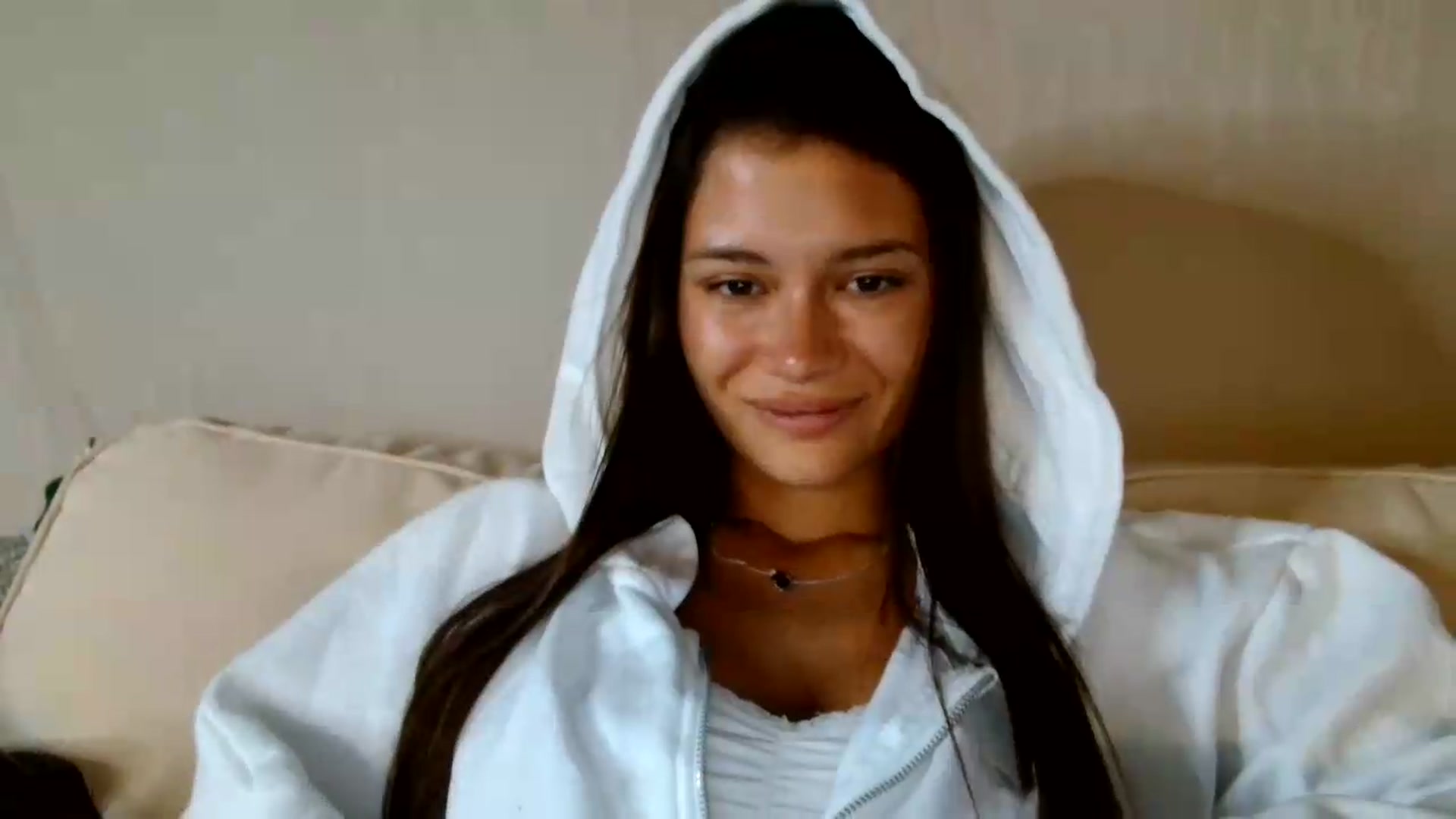 Gallery image thumbnail from FitXoxo's myfreecams stream on, 08/27/2026, 17:52 image 9 of 20