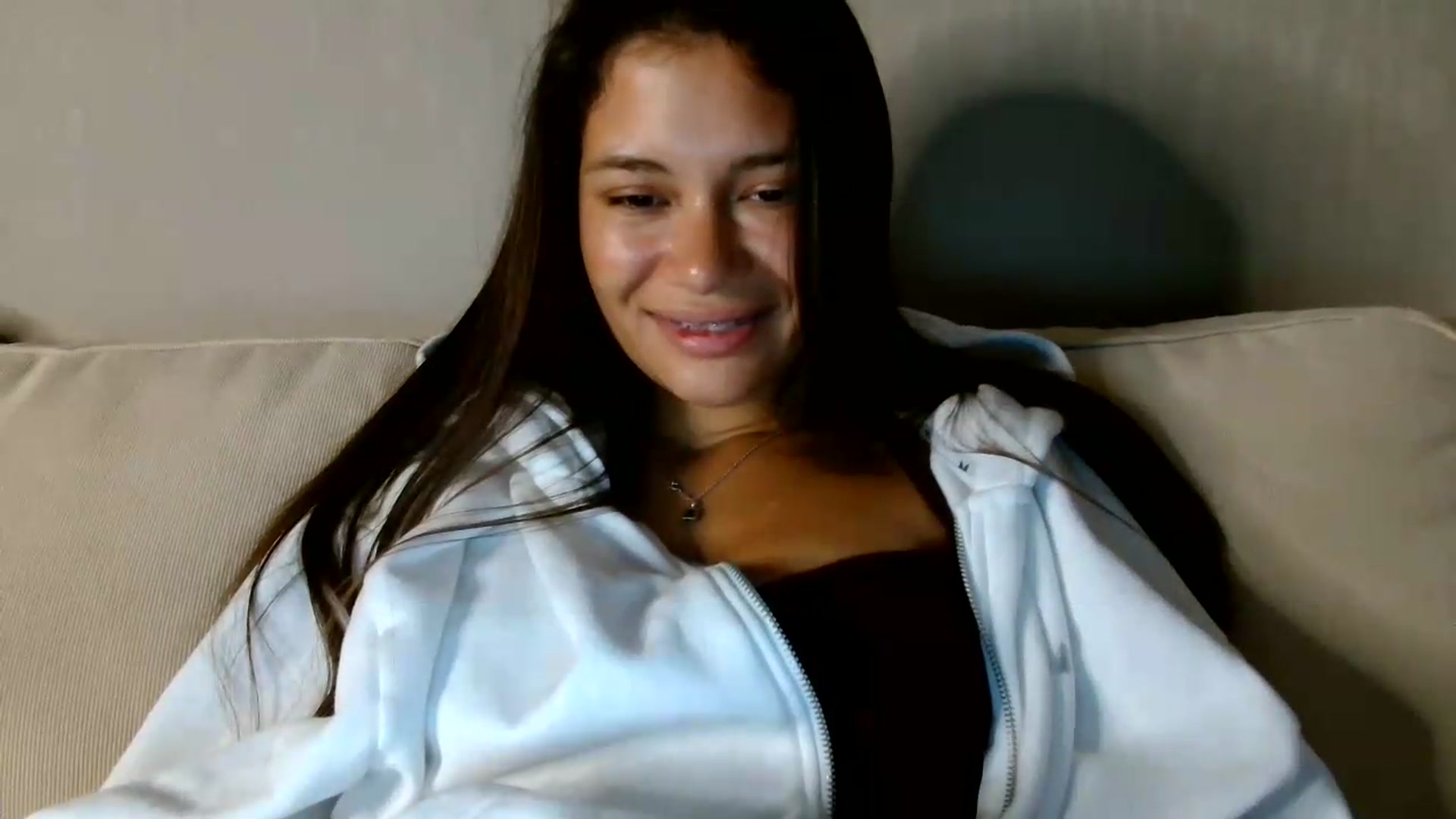 Gallery image thumbnail from FitXoxo's myfreecams stream on, 08/28/2026, 17:34 image 10 of 20