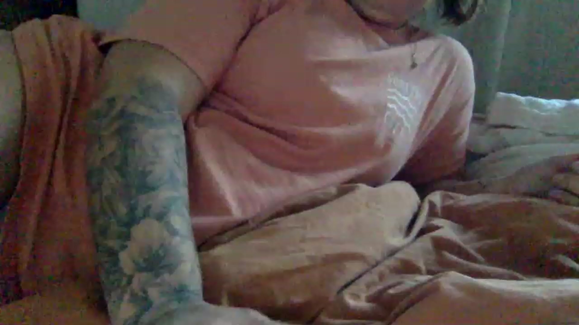 Gallery image thumbnail from Fitchick24's myfreecams stream on, 11/19/2022, 24:33 image 1 of 20