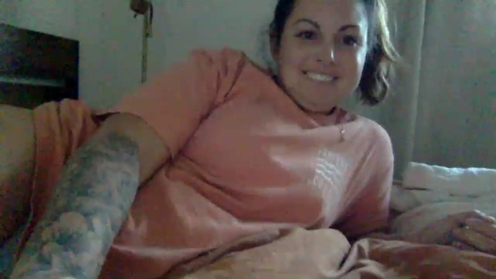 Gallery image thumbnail from Fitchick24's myfreecams stream on, 11/19/2022, 24:33 image 2 of 20