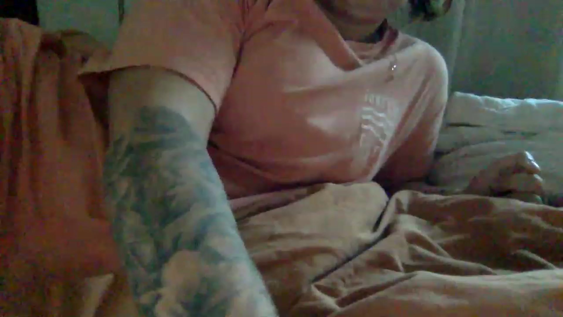 Gallery image thumbnail from Fitchick24's myfreecams stream on, 11/19/2022, 24:33 image 6 of 20