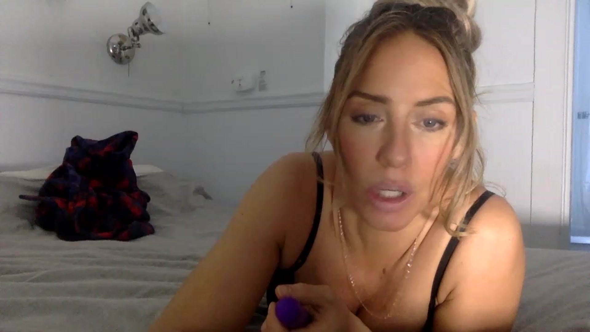 Gallery image thumbnail from Fitnessbaby69's myfreecams stream on, 11/23/2022, 13:50 image 18 of 20