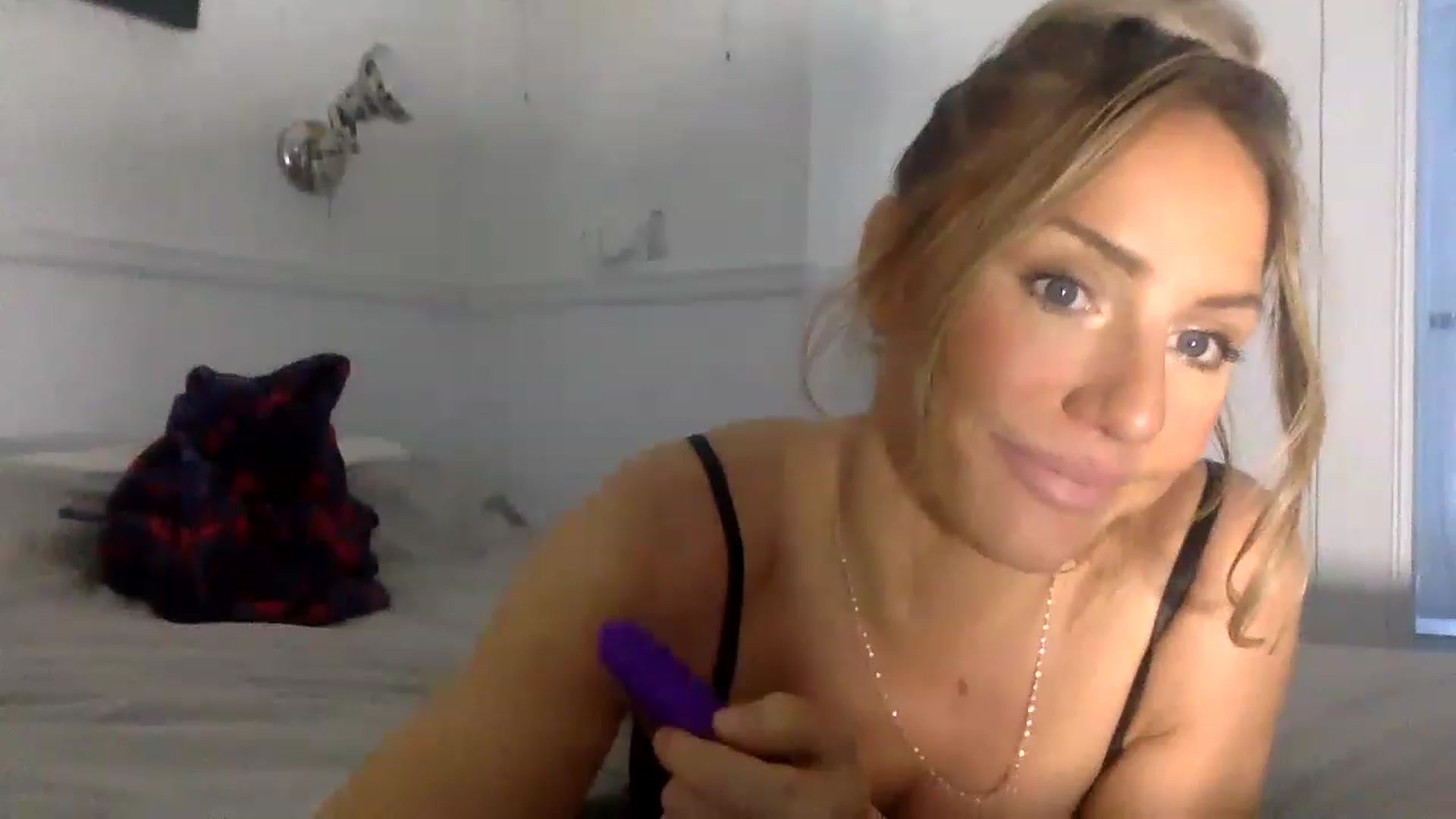 Gallery image thumbnail from Fitnessbaby69's myfreecams stream on, 11/23/2022, 13:50 image 15 of 20