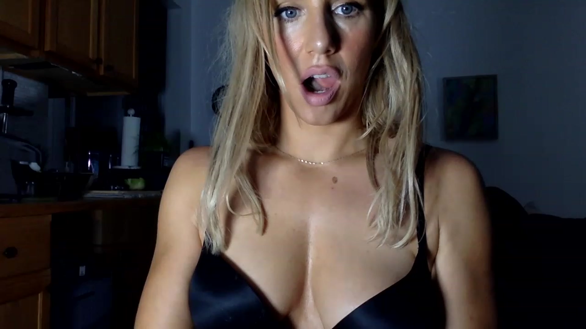 Gallery image thumbnail from Fitnessbaby69's myfreecams stream on, 11/26/2022, 12:54 image 17 of 20