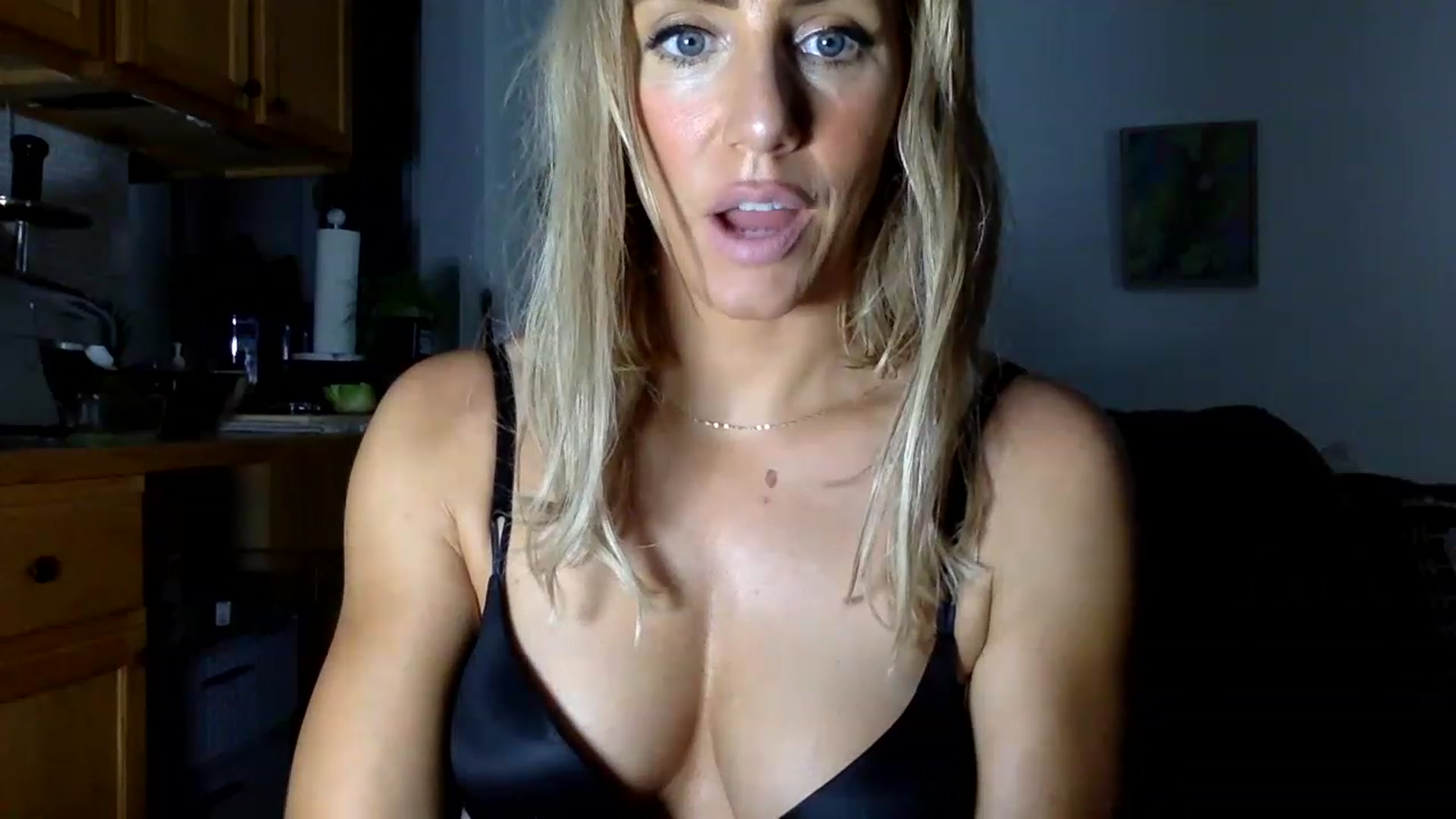 Gallery image thumbnail from Fitnessbaby69's myfreecams stream on, 11/26/2022, 12:54 image 8 of 20