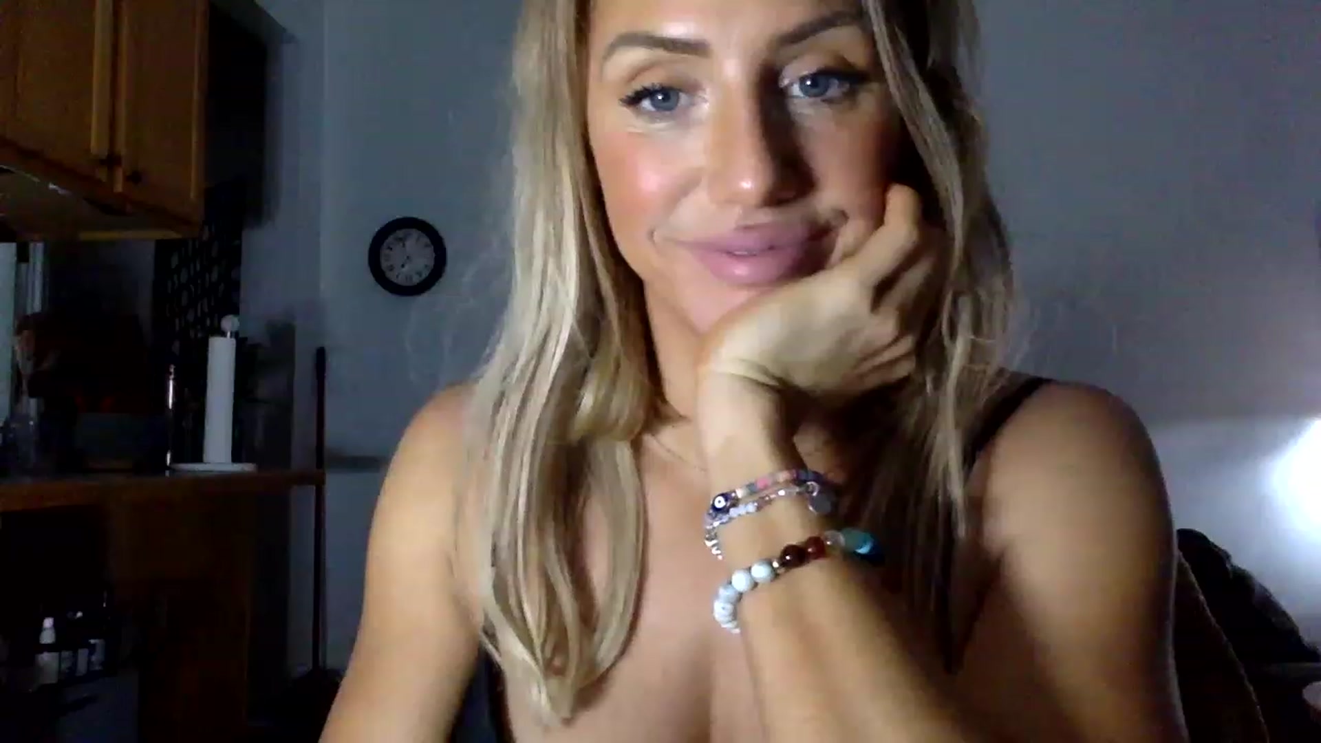 Gallery image thumbnail from Fitnessbaby69's myfreecams stream on, 11/28/2022, 12:01 image 18 of 20