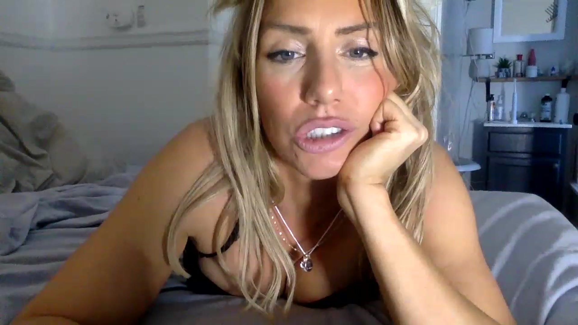 Gallery image thumbnail from Fitnessbaby69's myfreecams stream on, 12/11/2022, 21:49 image 15 of 20