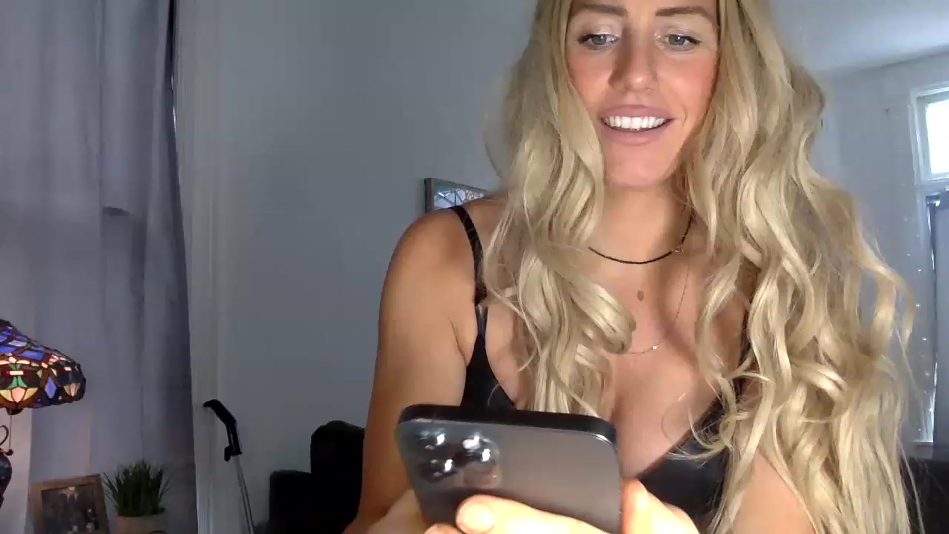 Gallery image thumbnail from Fitnessbaby69's myfreecams stream on, 12/21/2022, 20:07 image 6 of 20