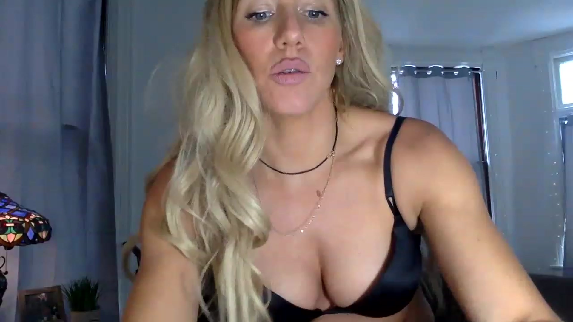 Gallery image thumbnail from Fitnessbaby69's myfreecams stream on, 12/21/2022, 20:07 image 19 of 20