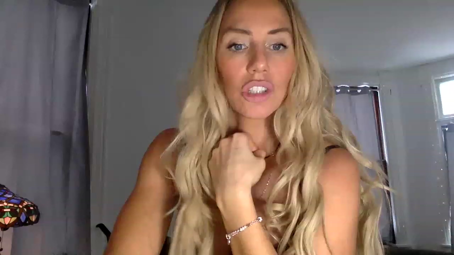 Gallery image thumbnail from Fitnessbaby69's myfreecams stream on, 12/21/2022, 20:07 image 3 of 20