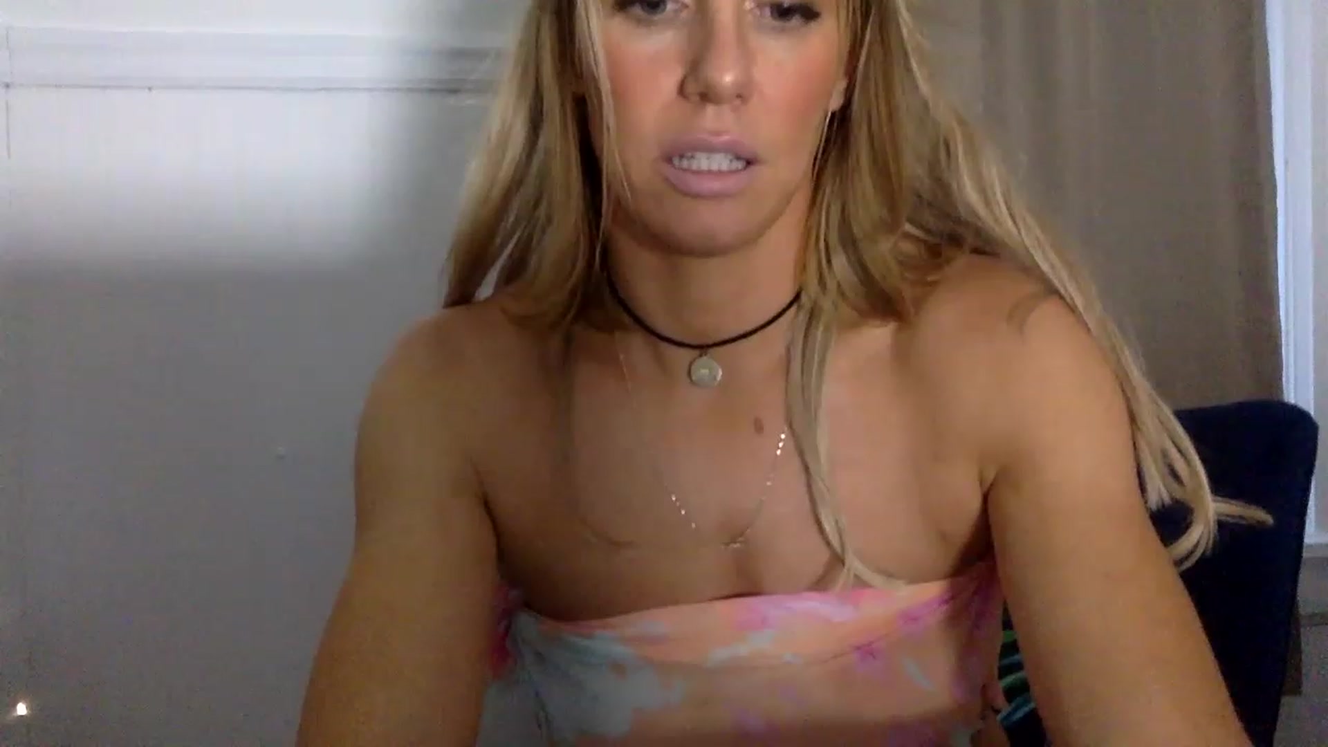 Gallery image thumbnail from Fitnessbaby69's myfreecams stream on, 01/08/2023, 22:26 image 4 of 20