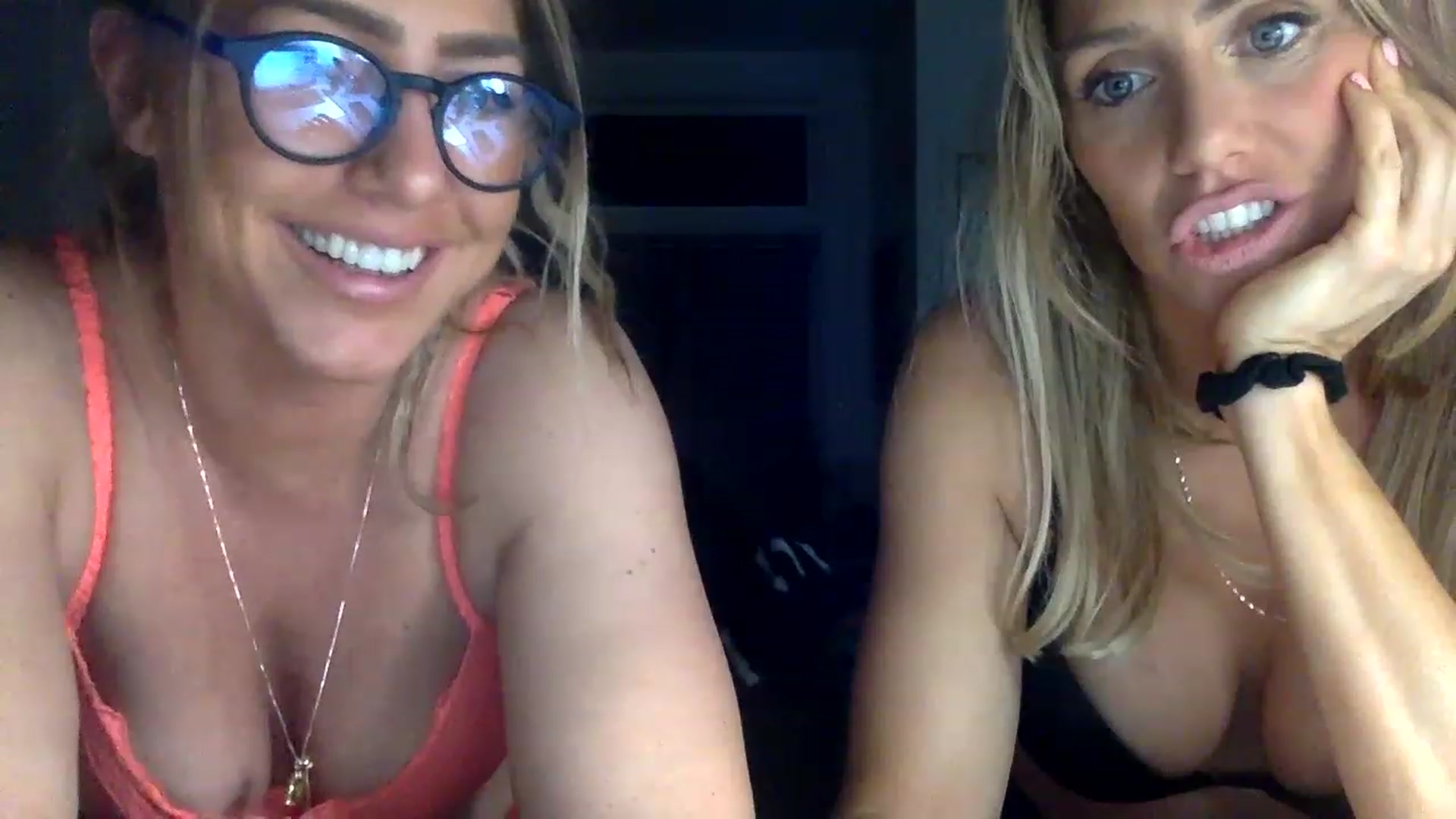 Gallery image thumbnail from Fitnessbaby69's myfreecams stream on, 01/31/2023, 01:12 image 10 of 20