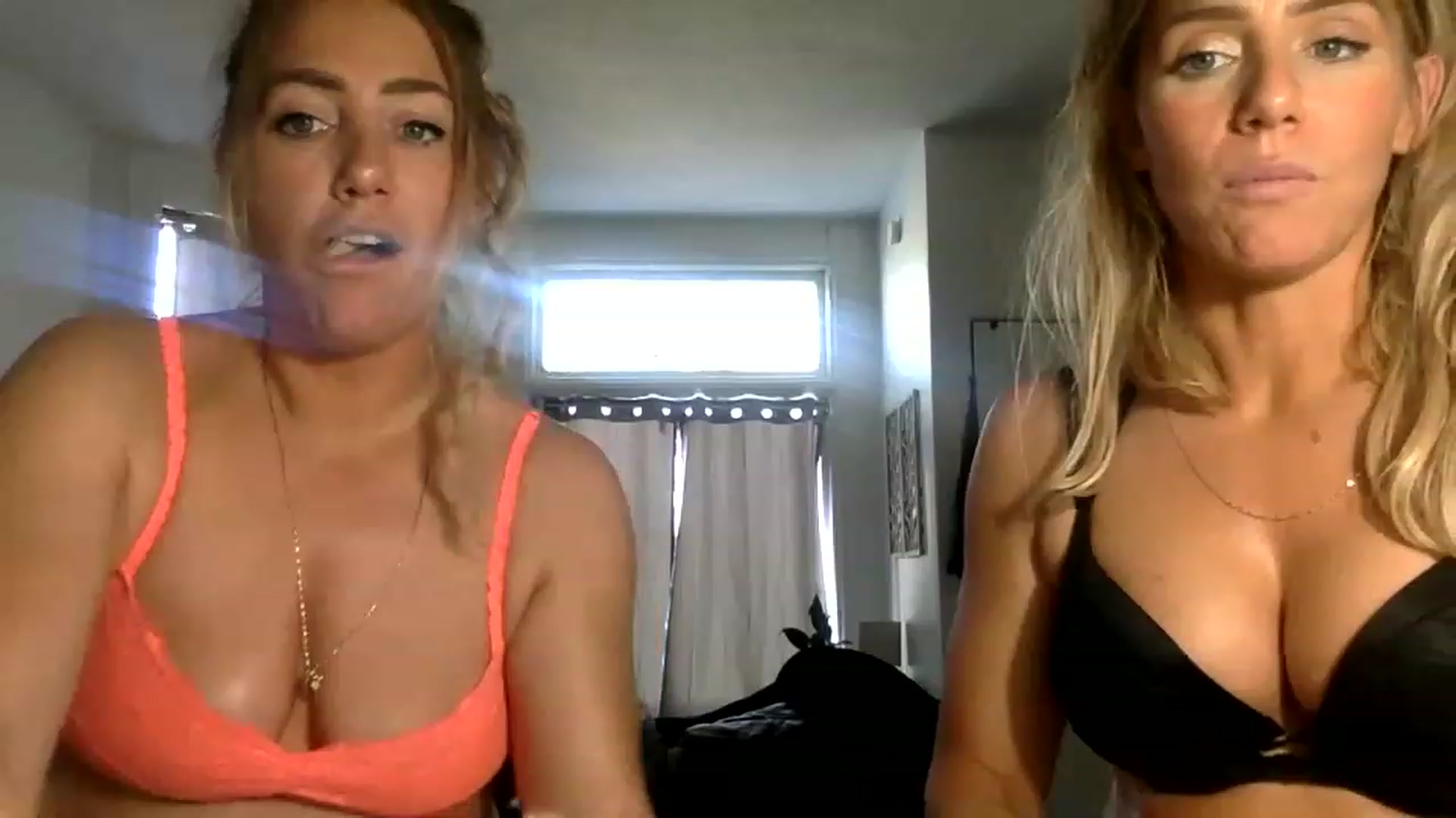 Gallery image thumbnail from Fitnessbaby69's myfreecams stream on, 01/31/2023, 20:45 image 2 of 20