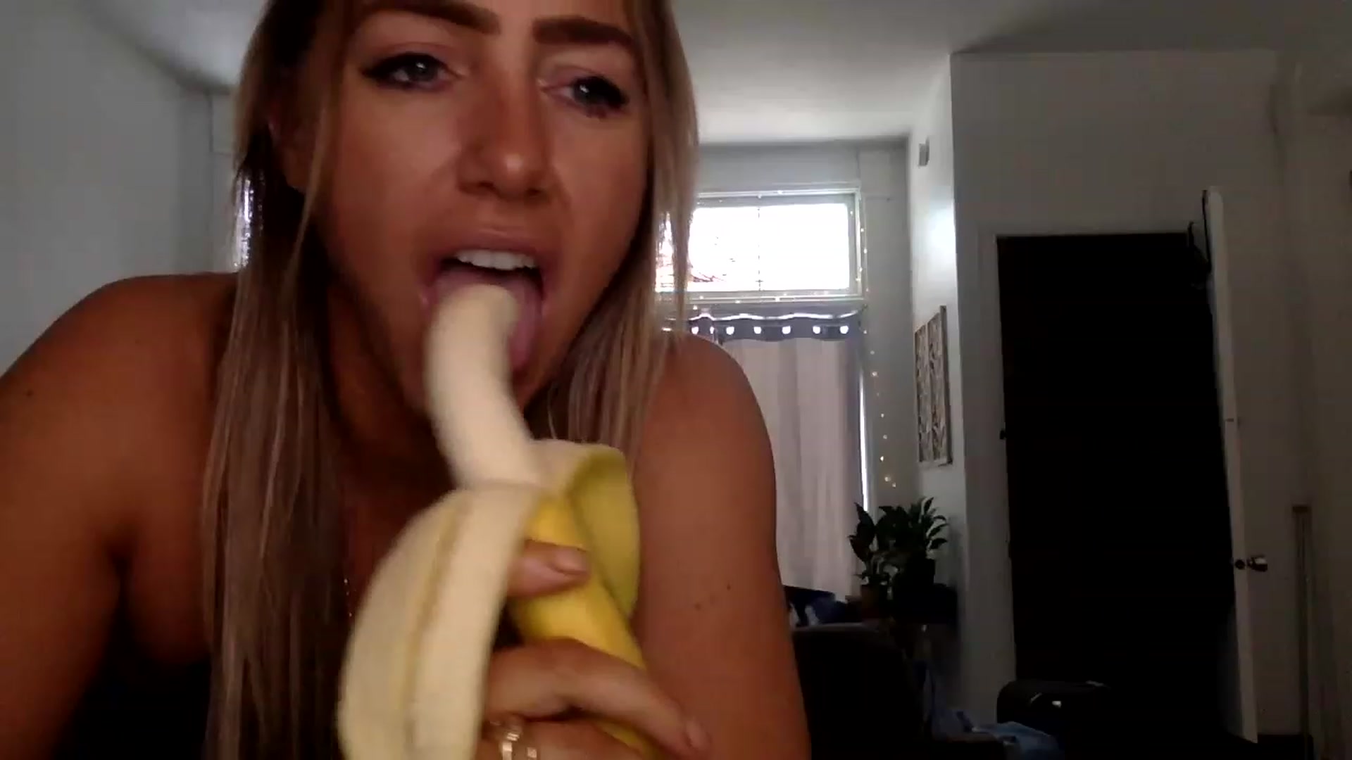Gallery image thumbnail from Fitnessbaby69's myfreecams stream on, 02/07/2023, 20:46 image 18 of 20