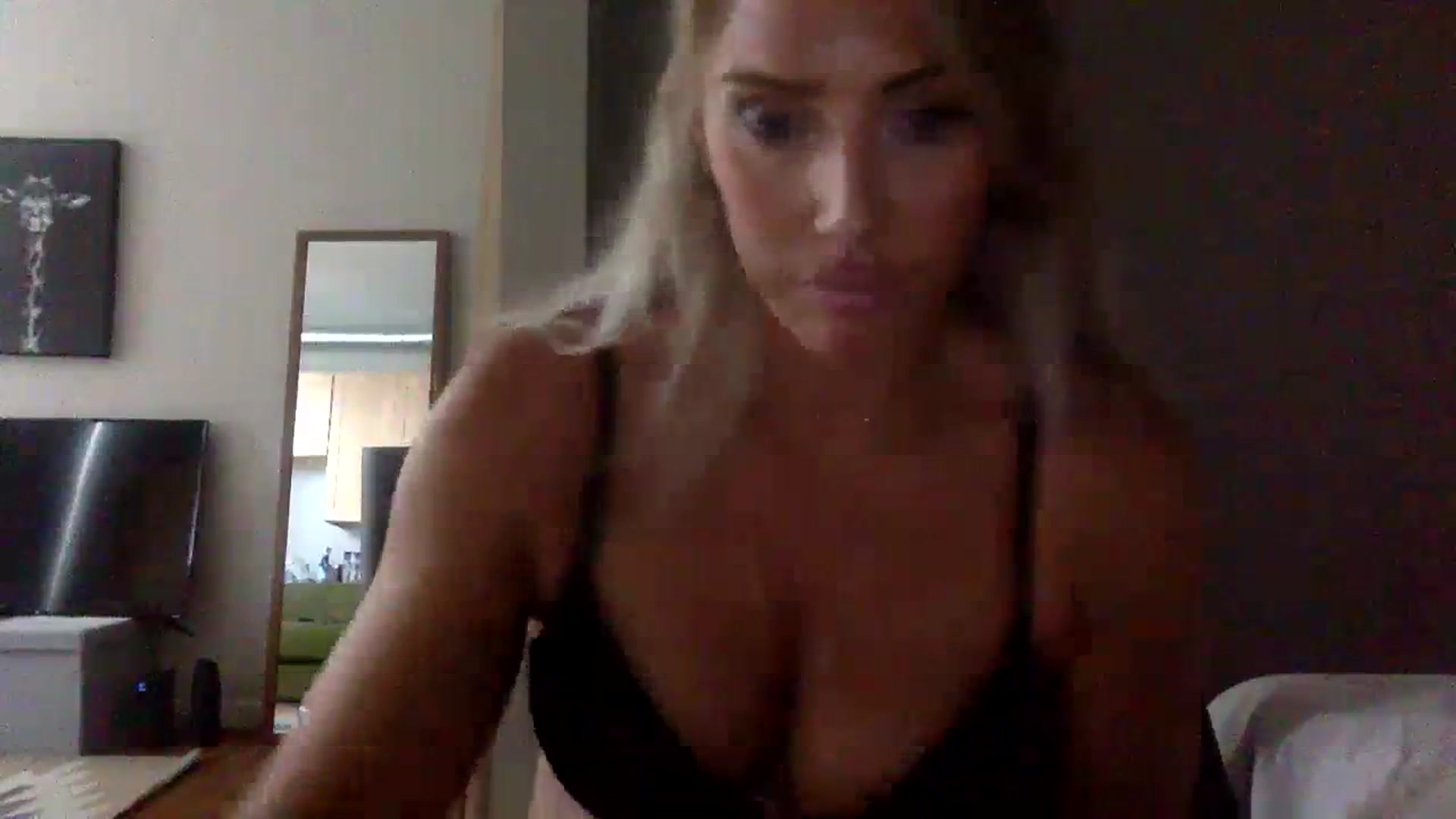 Gallery image thumbnail from Fitnessbaby69's myfreecams stream on, 09/23/2023, 18:08 image 12 of 20