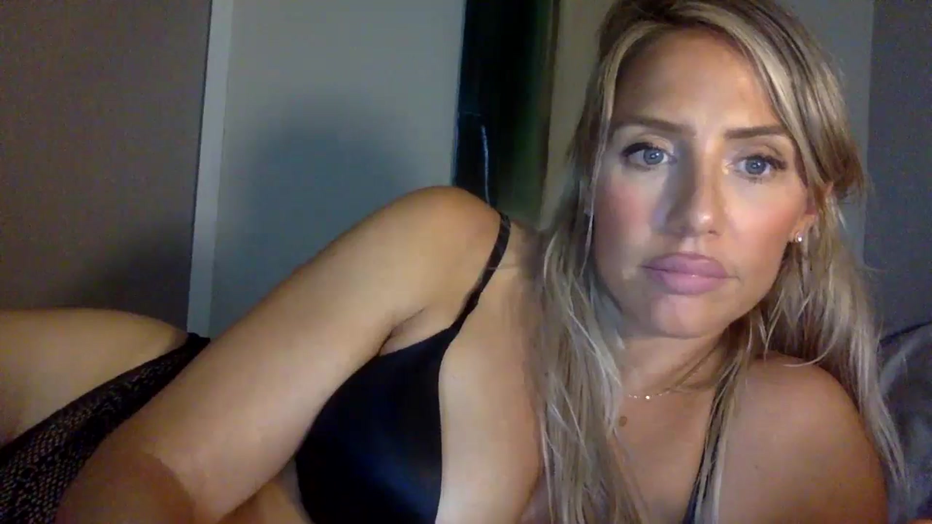 Gallery image thumbnail from Fitnessbaby69's myfreecams stream on, 09/23/2023, 19:14 image 10 of 20