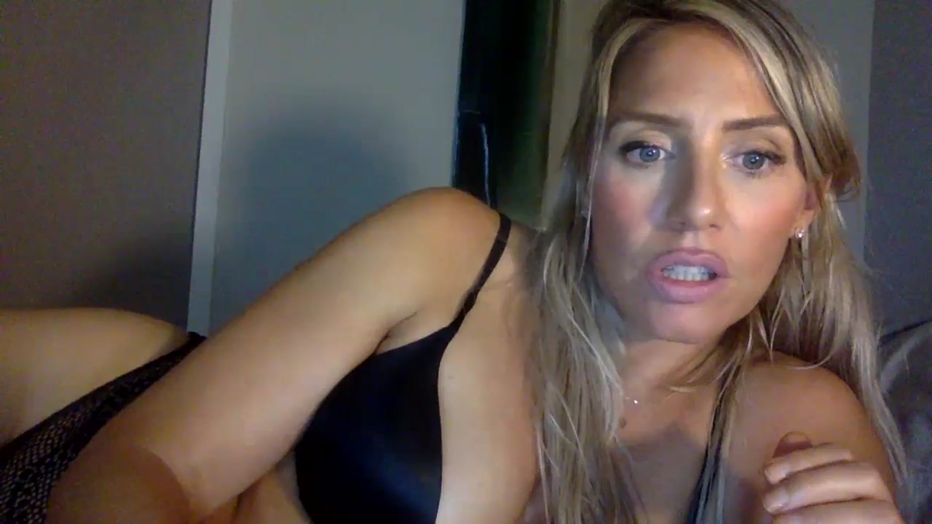 Gallery image thumbnail from Fitnessbaby69's myfreecams stream on, 09/23/2023, 19:14 image 11 of 20