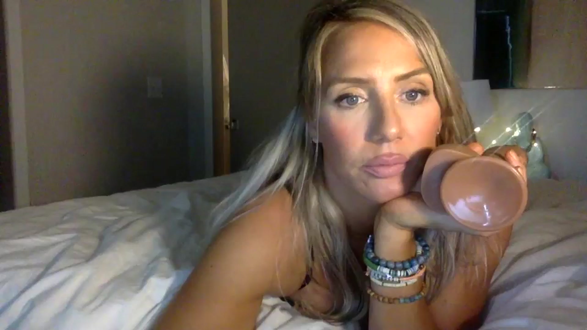 Gallery image thumbnail from Fitnessbaby69's myfreecams stream on, 09/23/2023, 19:14 image 1 of 20