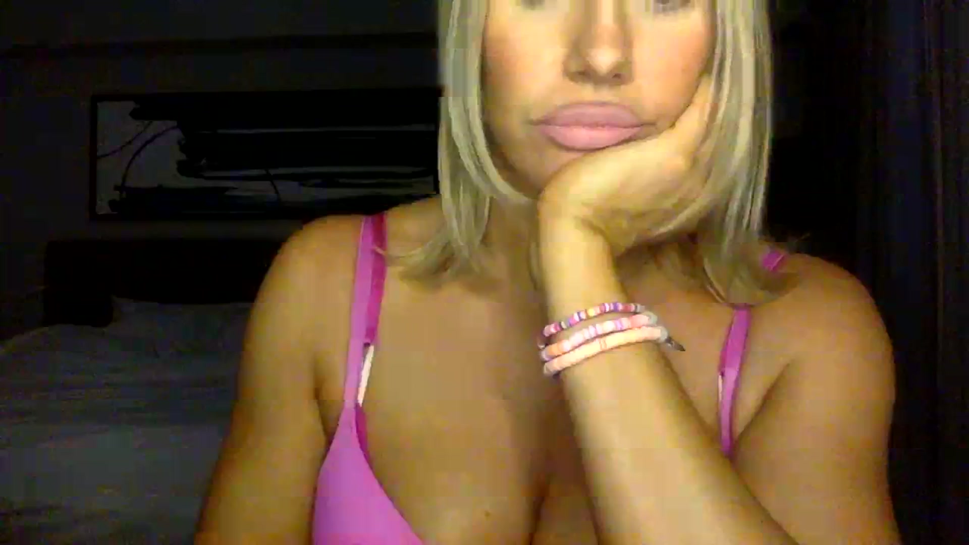 Gallery image thumbnail from Fitnessbaby69's myfreecams stream on, 03/02/2024, 13:03 image 17 of 20