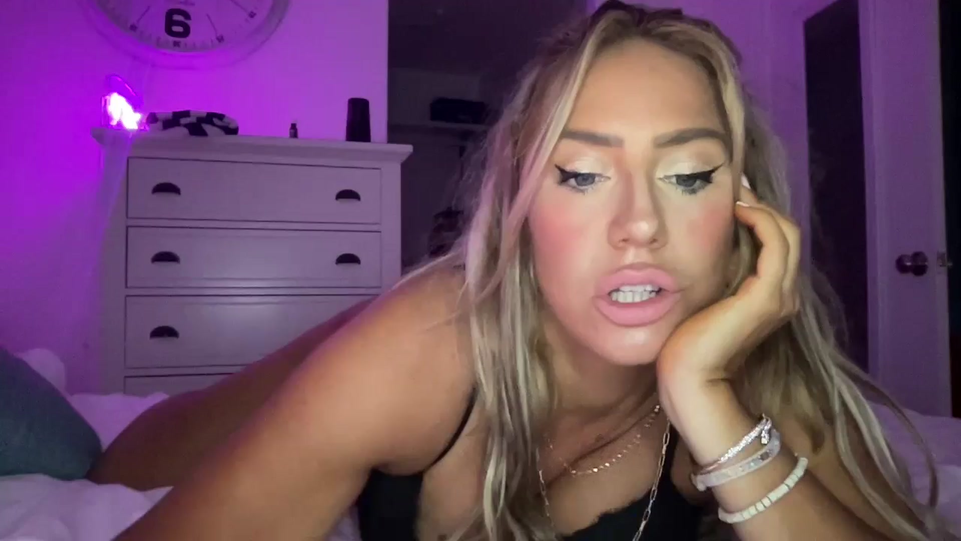 Gallery image thumbnail from Fitnessbaby69's myfreecams stream on, 11/29/2024, 12:04 image 11 of 20