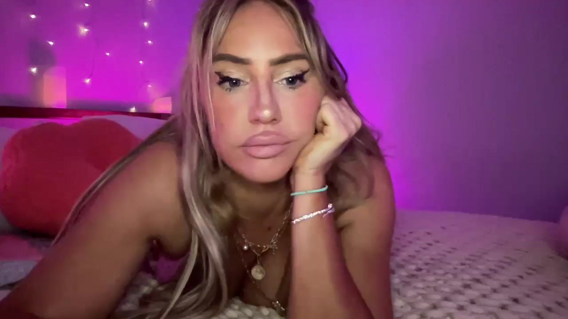 Gallery image thumbnail from Fitnessbaby69's myfreecams stream on, 12/21/2024, 09:06 image 1 of 20