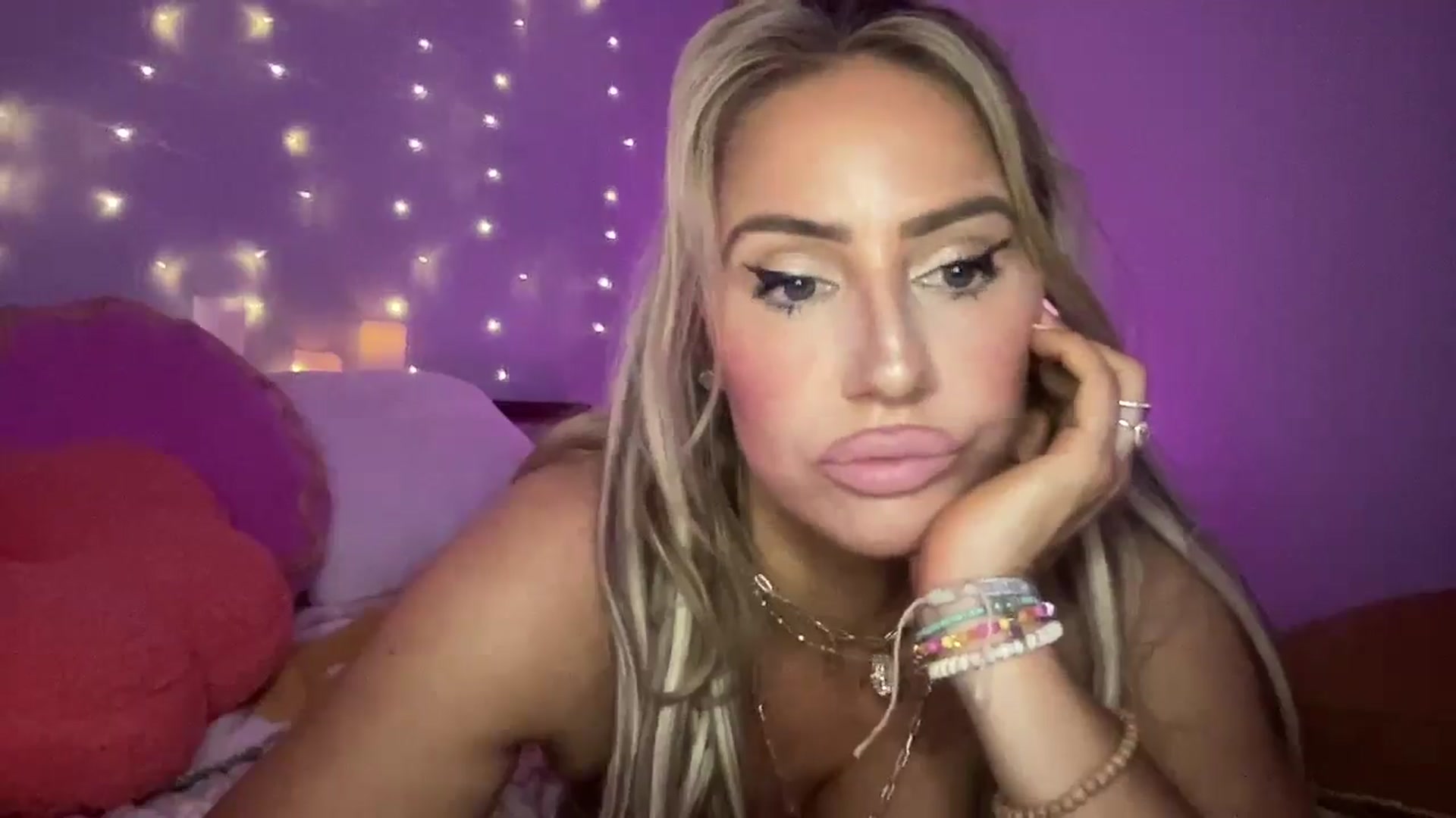 Gallery image thumbnail from Fitnessbaby69's myfreecams stream on, 01/11/2025, 08:34 image 14 of 20