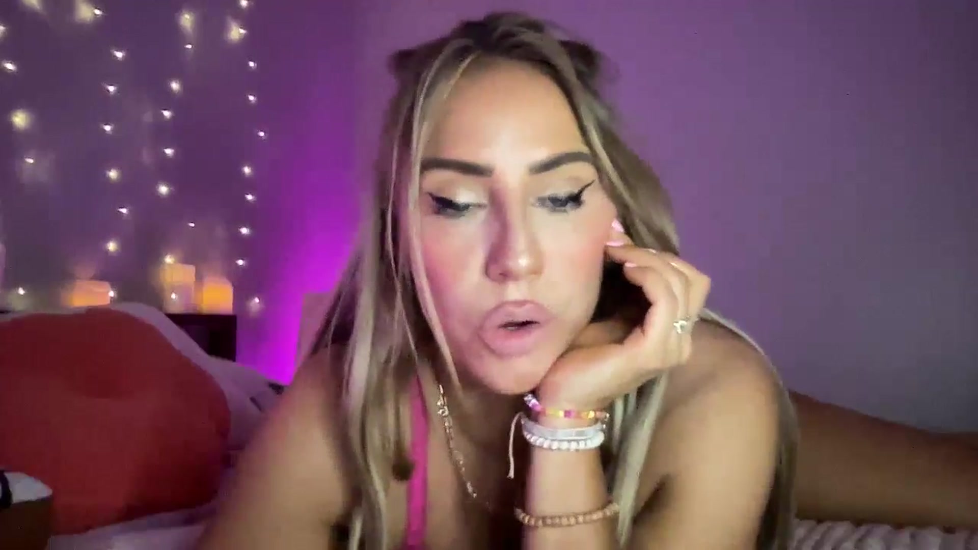 Gallery image thumbnail from Fitnessbaby69's myfreecams stream on, 01/12/2025, 08:31 image 15 of 20